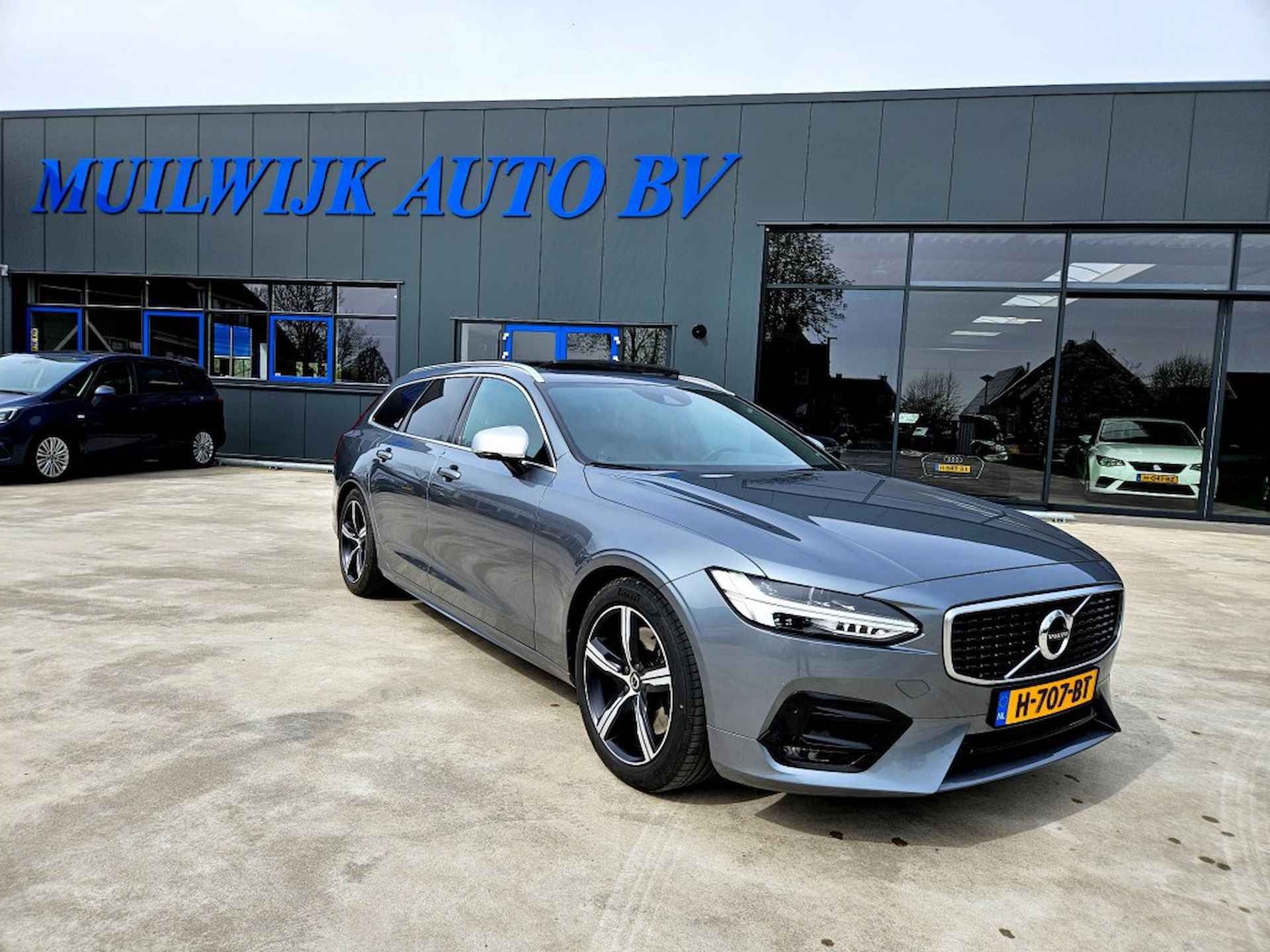 VOLVO V90 2.0 T4 Business Sport R-Design / Panoramadak / Harman Kardon / H - 7/47