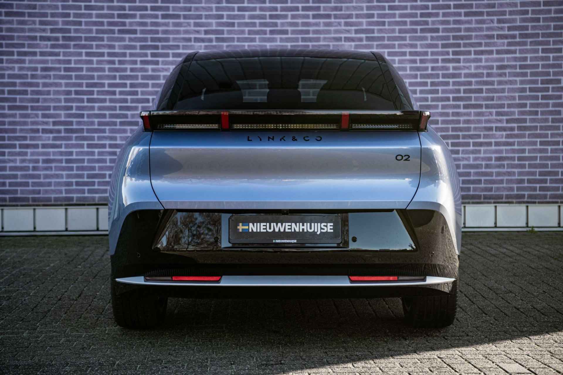 Lynk & Co 02 More 66 kWh | UIT VOORRAAD LEVERBAAR  | COSMIC BLUE - 10/36