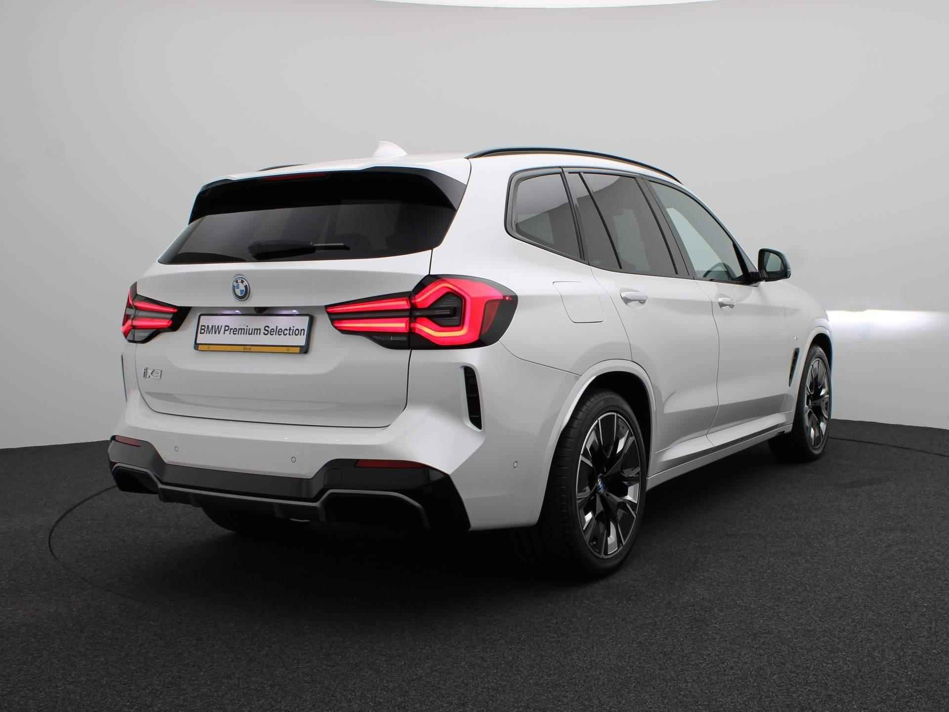 BMW iX3 High Executive | Parking Pack | Safety Pack | Shadow Line Pack | Stuurwielrand Verwarmd | Trekhaak | Panoramadak | Driving Assistant Professional | Head-Up Display | Harman Kardon | 20'' - 2/26