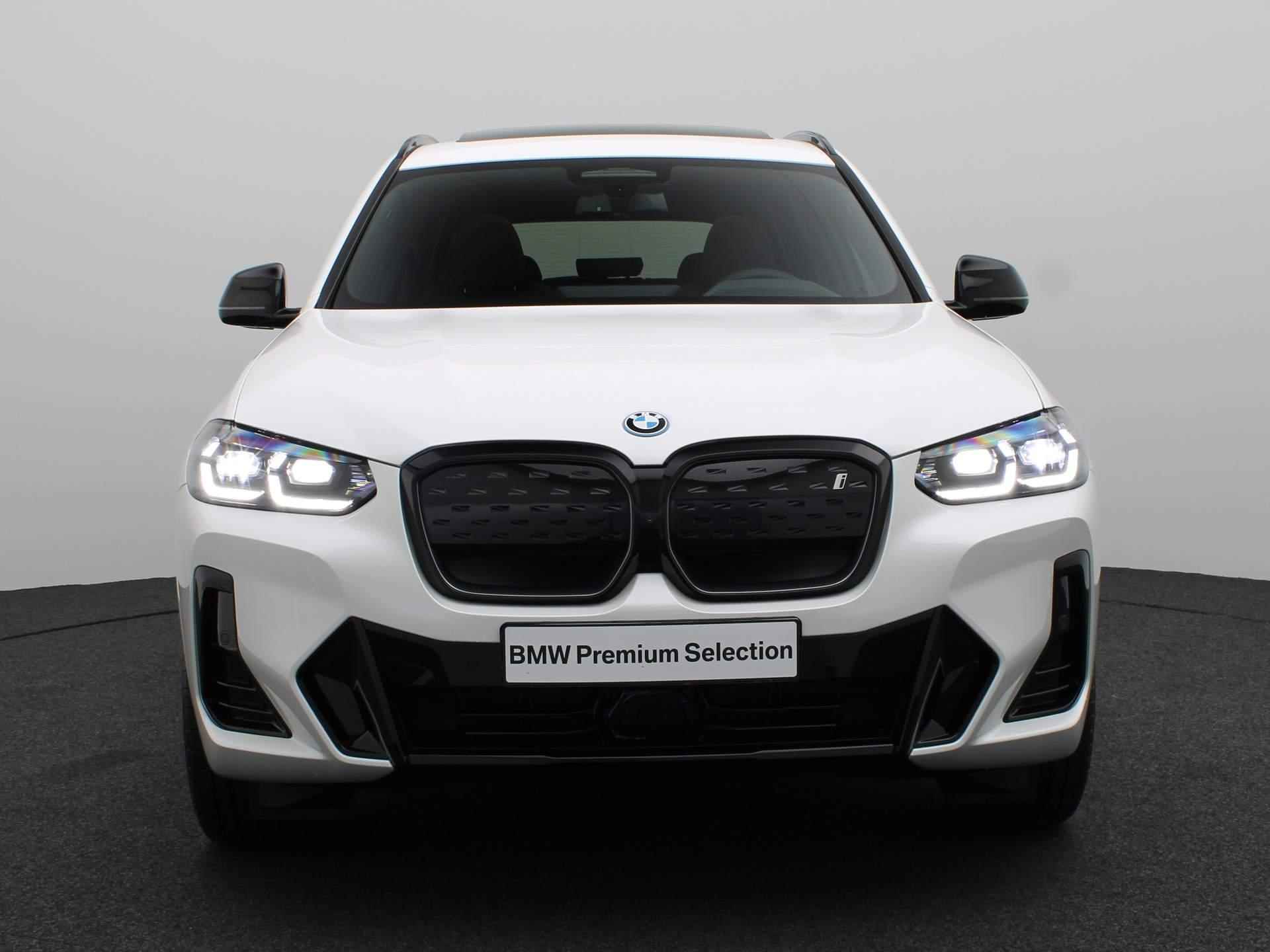 BMW iX3 High Executive | Parking Pack | Safety Pack | Shadow Line Pack | Stuurwielrand Verwarmd | Trekhaak | Panoramadak | Driving Assistant Professional | Head-Up Display | Harman Kardon | 20'' - 3/26