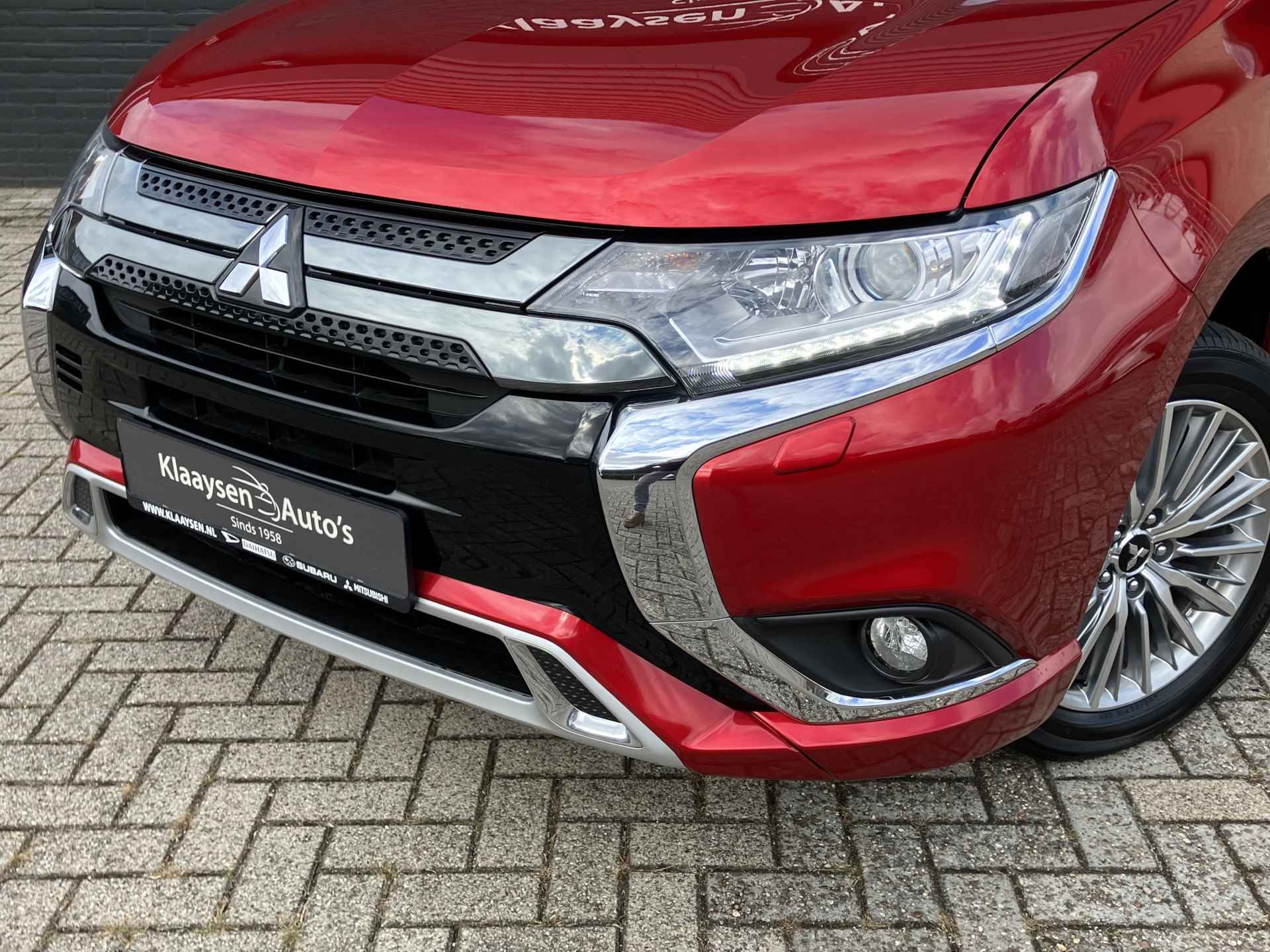 Mitsubishi Outlander 2.4 PHEV Intense 4WD AUT. | 1e eigenaar | dealer onderhouden | navigatie | trekhaak | camera | keyless - 14/41