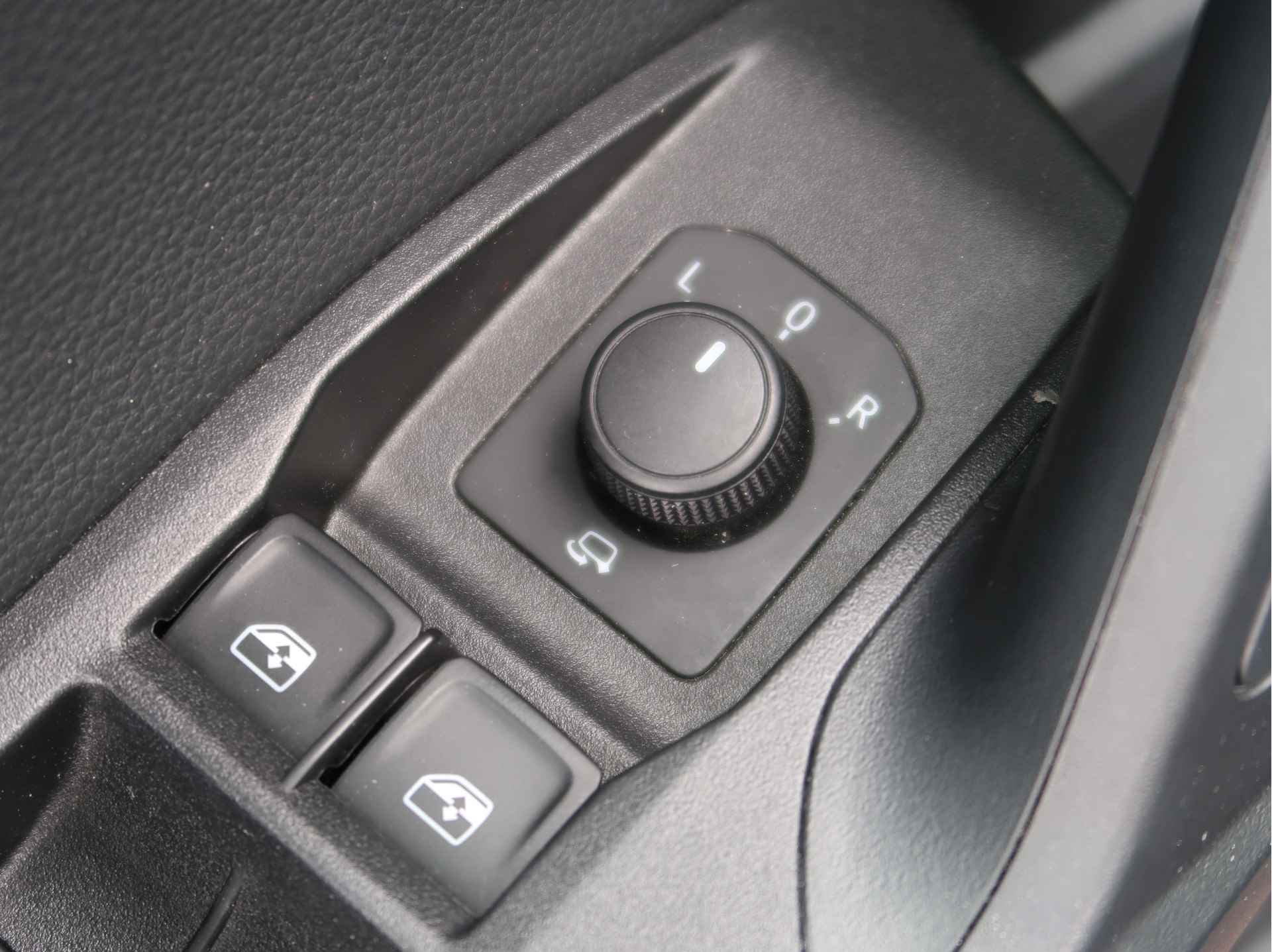 SEAT Arona 1.0 TSI Style | Leder-Alcantara | Virtual Cockpit | Led | Pdc | - 25/29