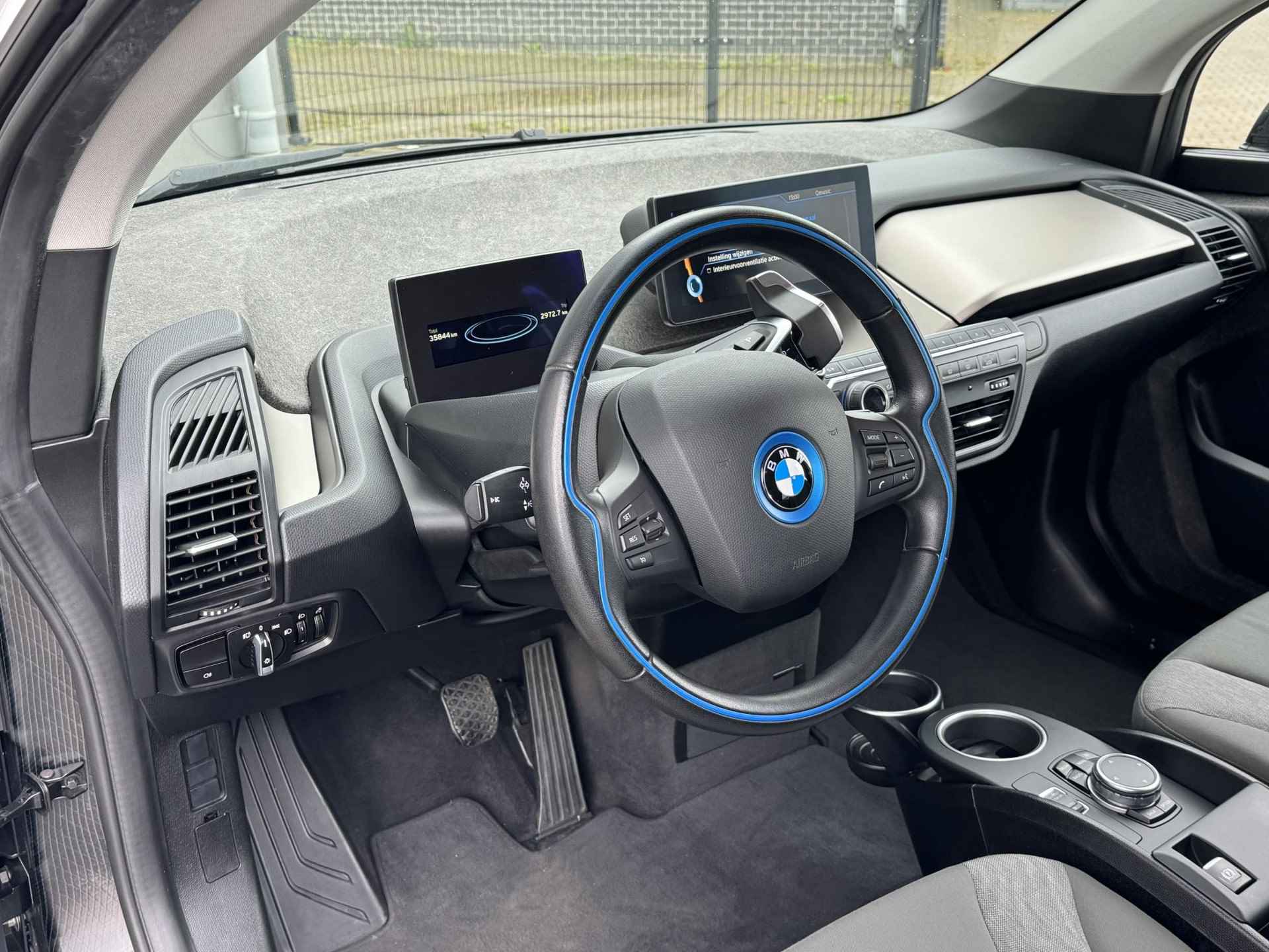 BMW i3 Comfort 22 kWh €12450,- na subsidie - 170 pk - Groot Navi - goed onderhouden - 21/30