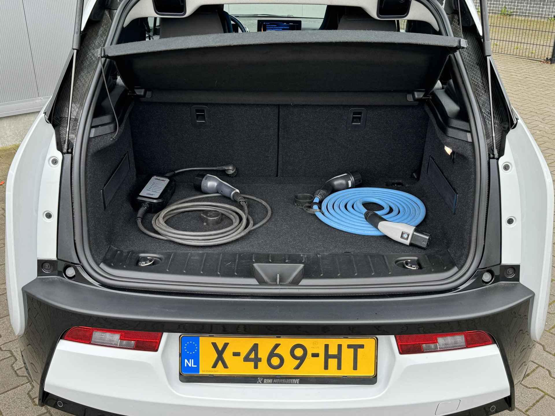 BMW i3 Comfort 22 kWh €12450,- na subsidie - 170 pk - Groot Navi - goed onderhouden - 24/30
