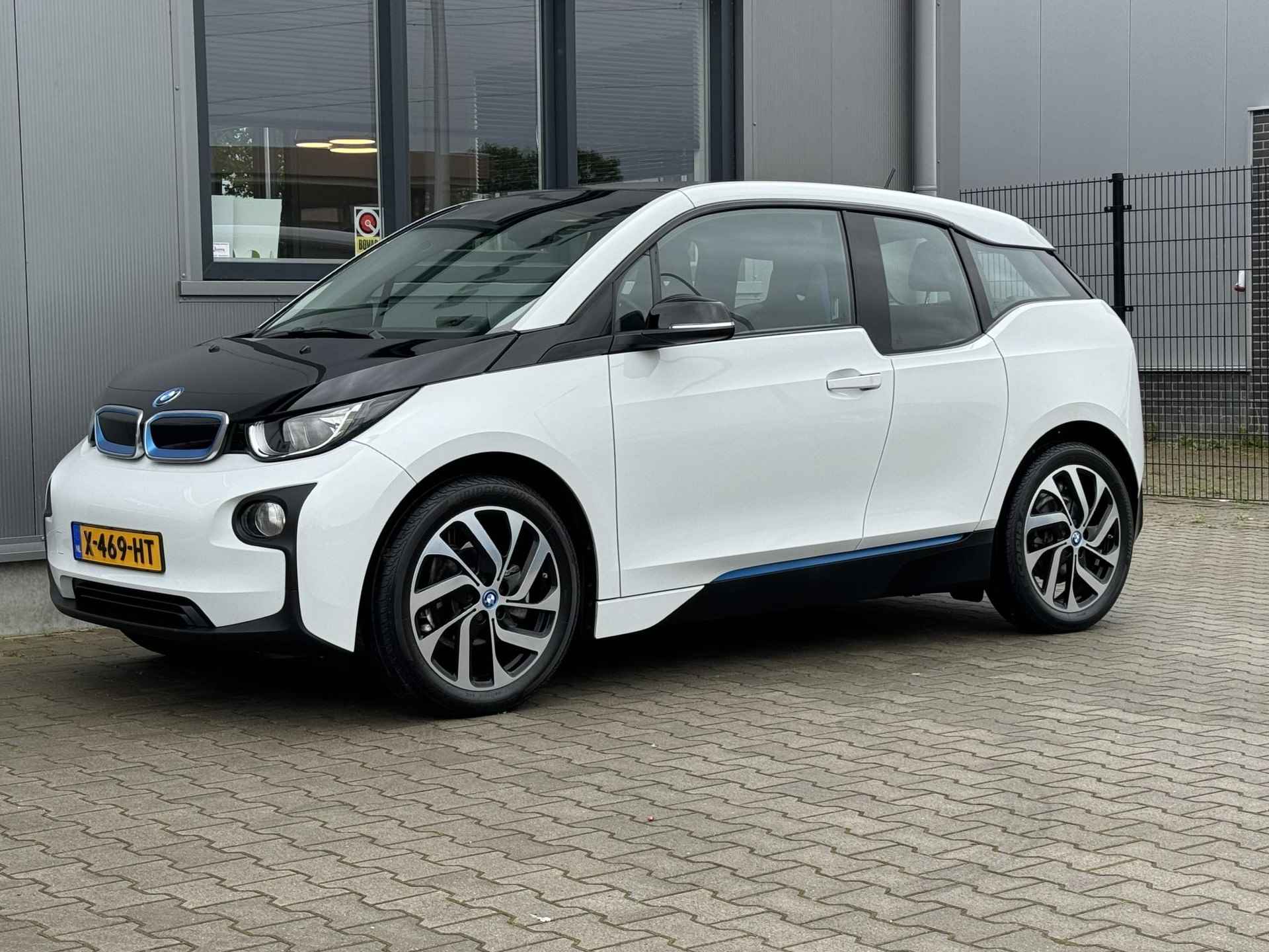 BMW i3 Comfort 22 kWh €12450,- na subsidie - 170 pk - Groot Navi - goed onderhouden - 26/30