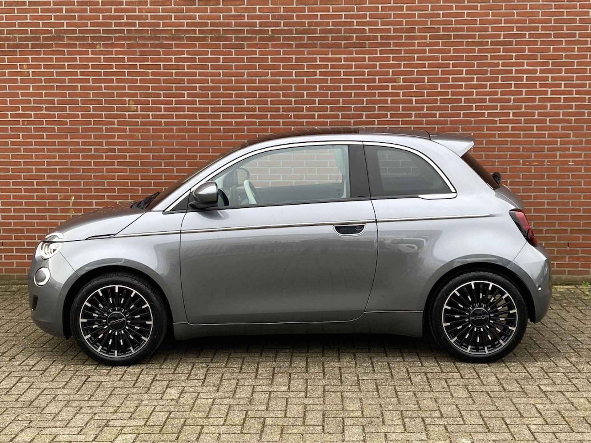 FIAT 500e LA PRIMA 42 KWH STOELVW CAMERA PANO CARPLAY ADAPT-CRUISE NAV - 3/26