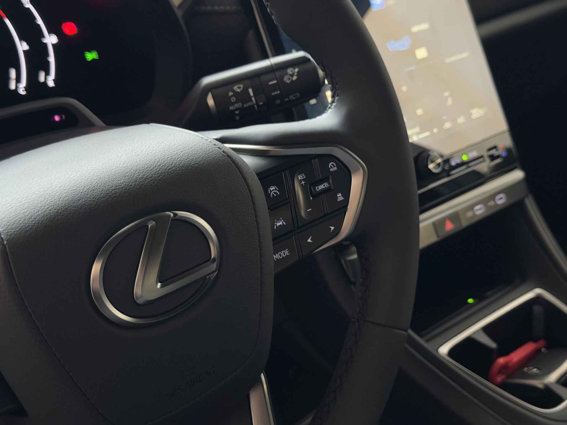 Lexus LBX HYBRID 136PK CARPLAY NAVI STOEL/STUUR VERW. LED ADAP.CRUISE CAMERA PDC.2X - 11/87