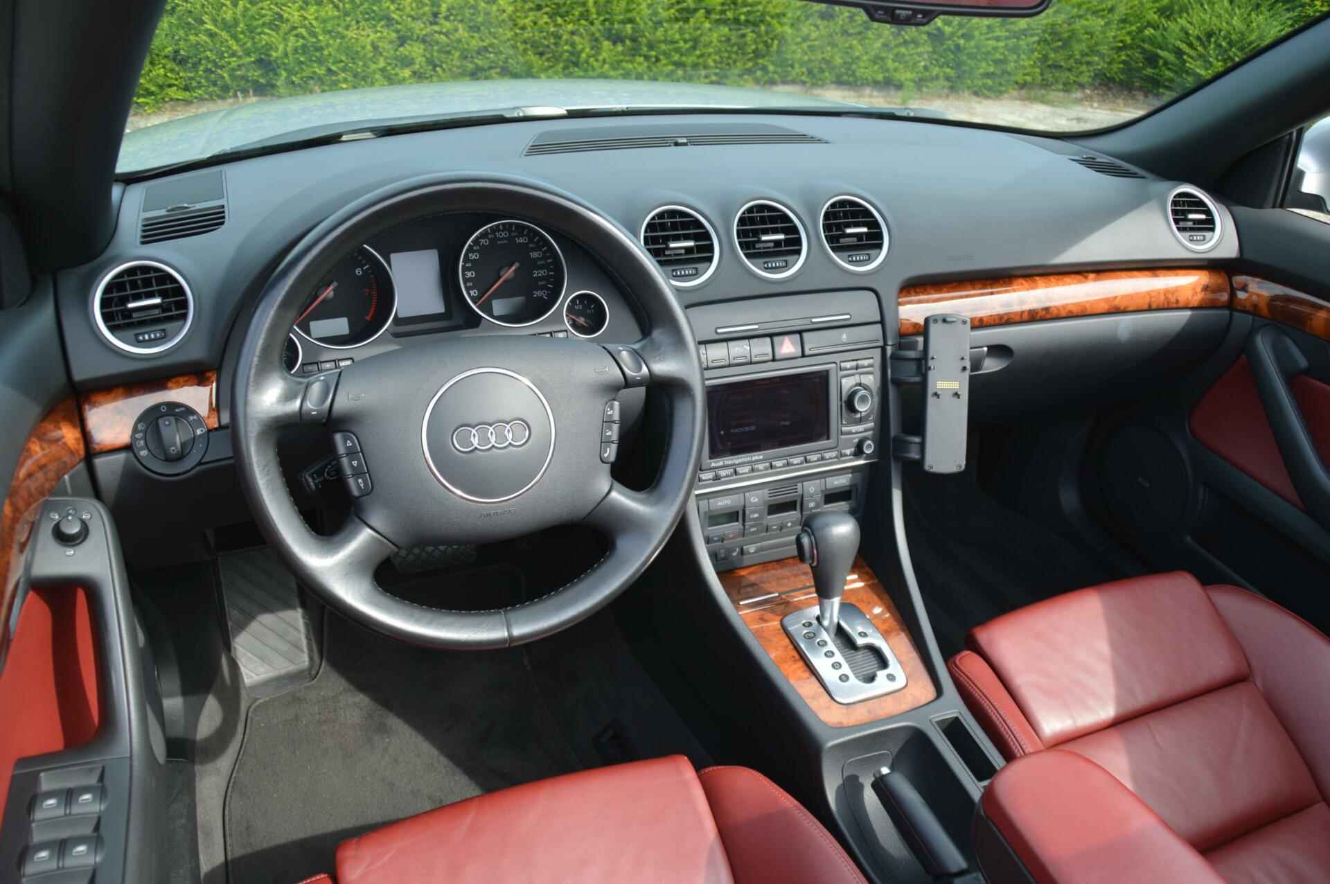 Audi A4 Cabriolet 2.4 V6 Pro Line automaat - 3/80