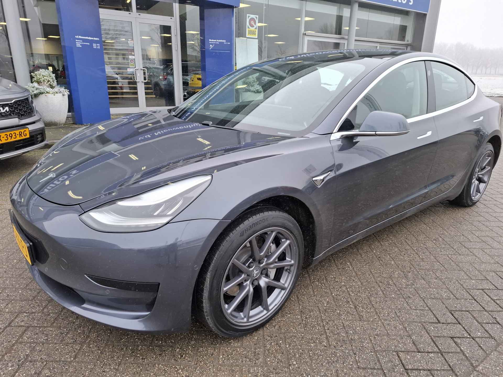 Tesla Model 3 Standard RWD Plus 60 kWh | panoramadak | spraakbediening | camera | climate control | info Jeroen van Erp - 4/28