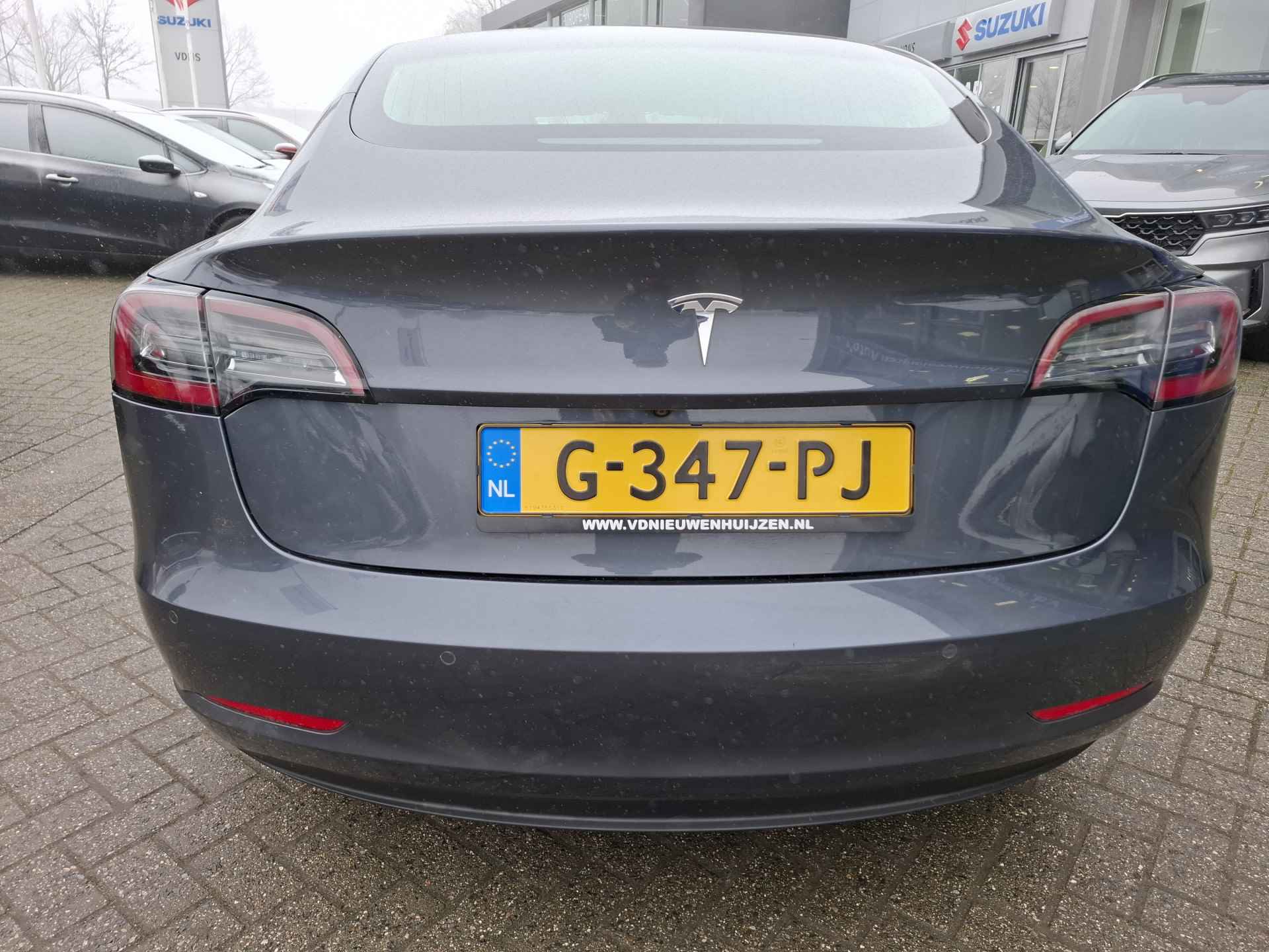 Tesla Model 3 Standard RWD Plus 60 kWh | panoramadak | spraakbediening | camera | climate control | info Jeroen van Erp - 8/28