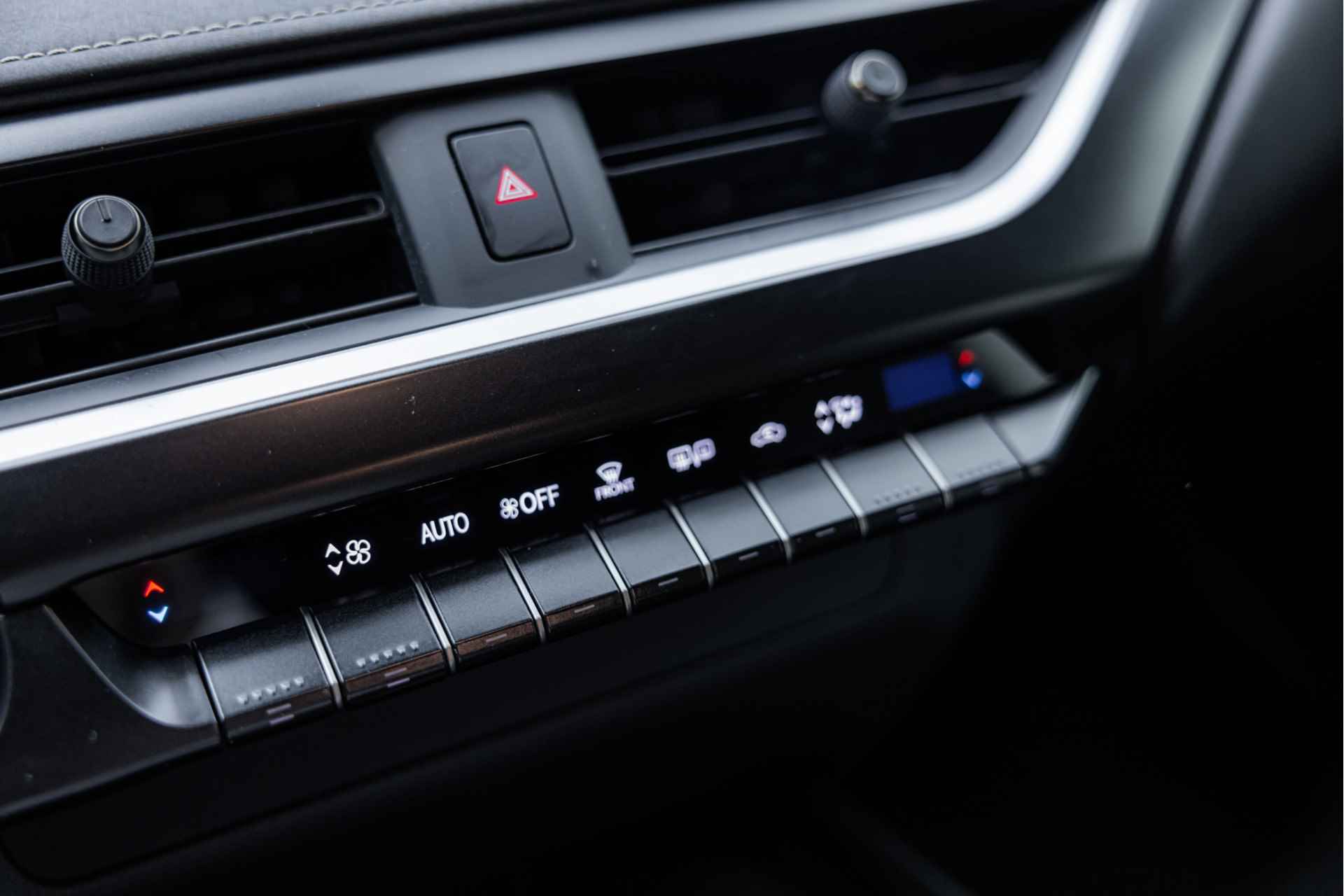 Lexus UX 300e Business 54 kWh | Carplay | Elektrische Stoelen | - 11/57