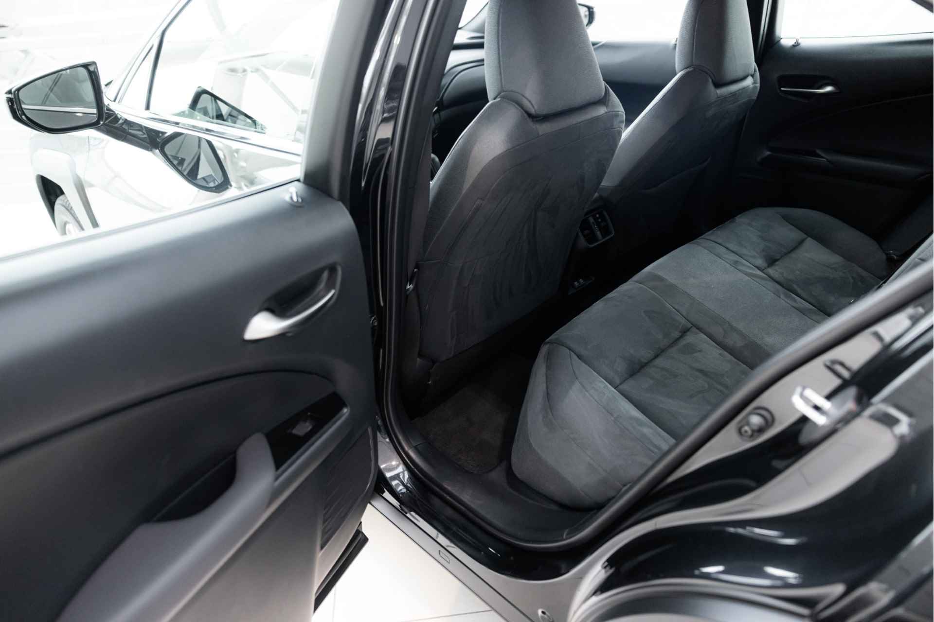 Lexus UX 300e Business 54 kWh | Carplay | Elektrische Stoelen | - 20/57