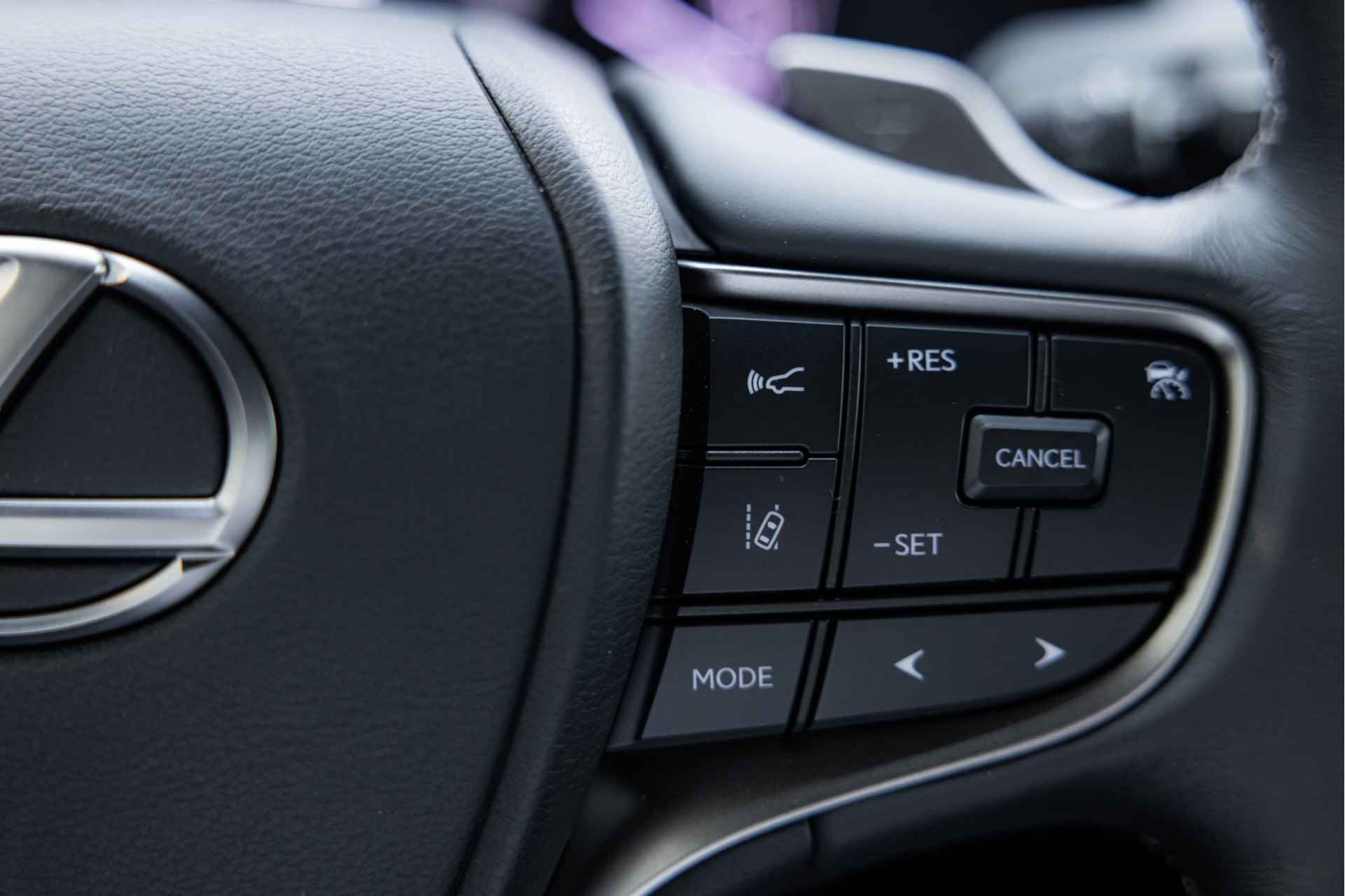 Lexus UX 300e Business 54 kWh | Carplay | Elektrische Stoelen | - 22/57