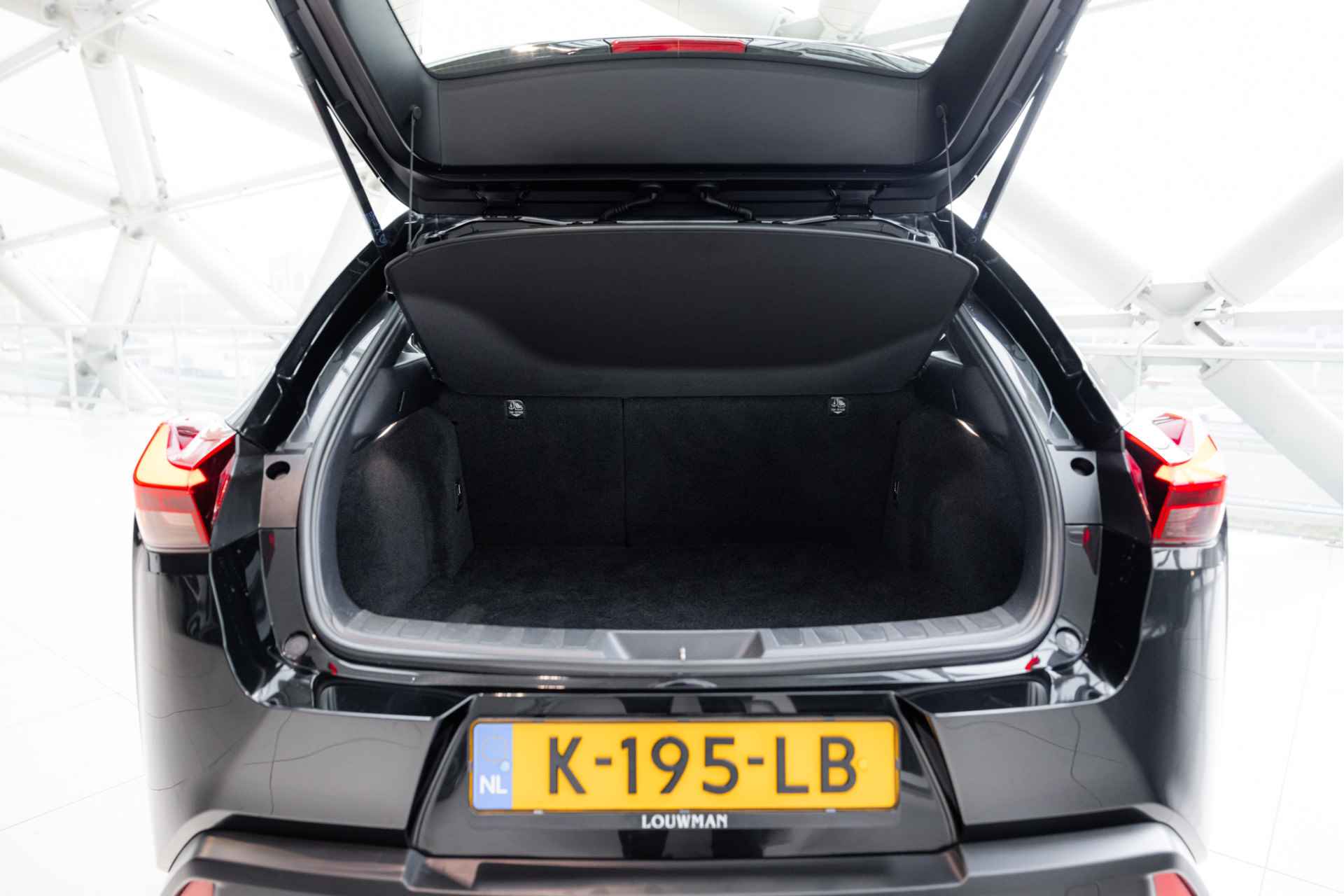 Lexus UX 300e Business 54 kWh | Carplay | Elektrische Stoelen | - 26/57