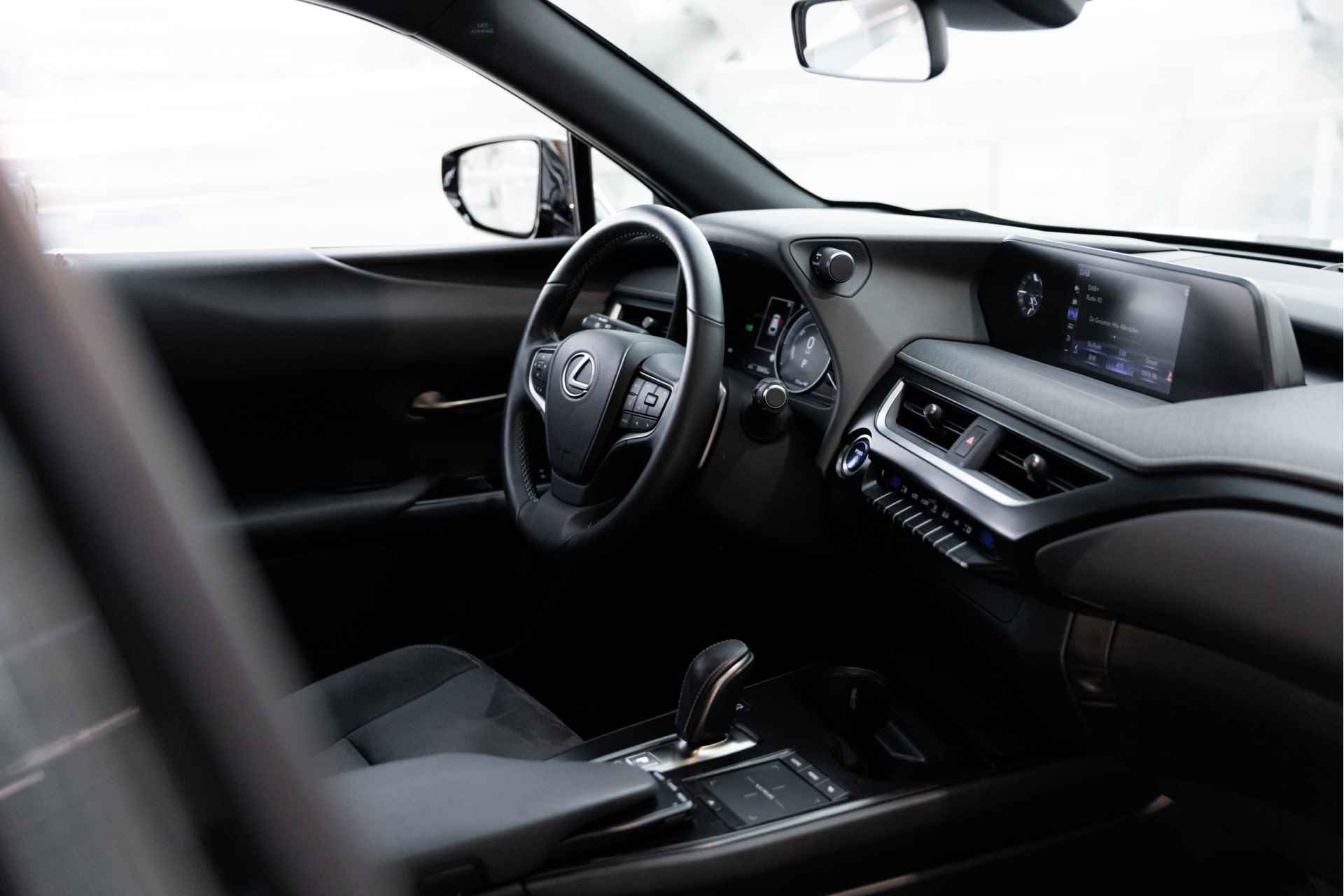 Lexus UX 300e Business 54 kWh | Carplay | Elektrische Stoelen | - 35/57