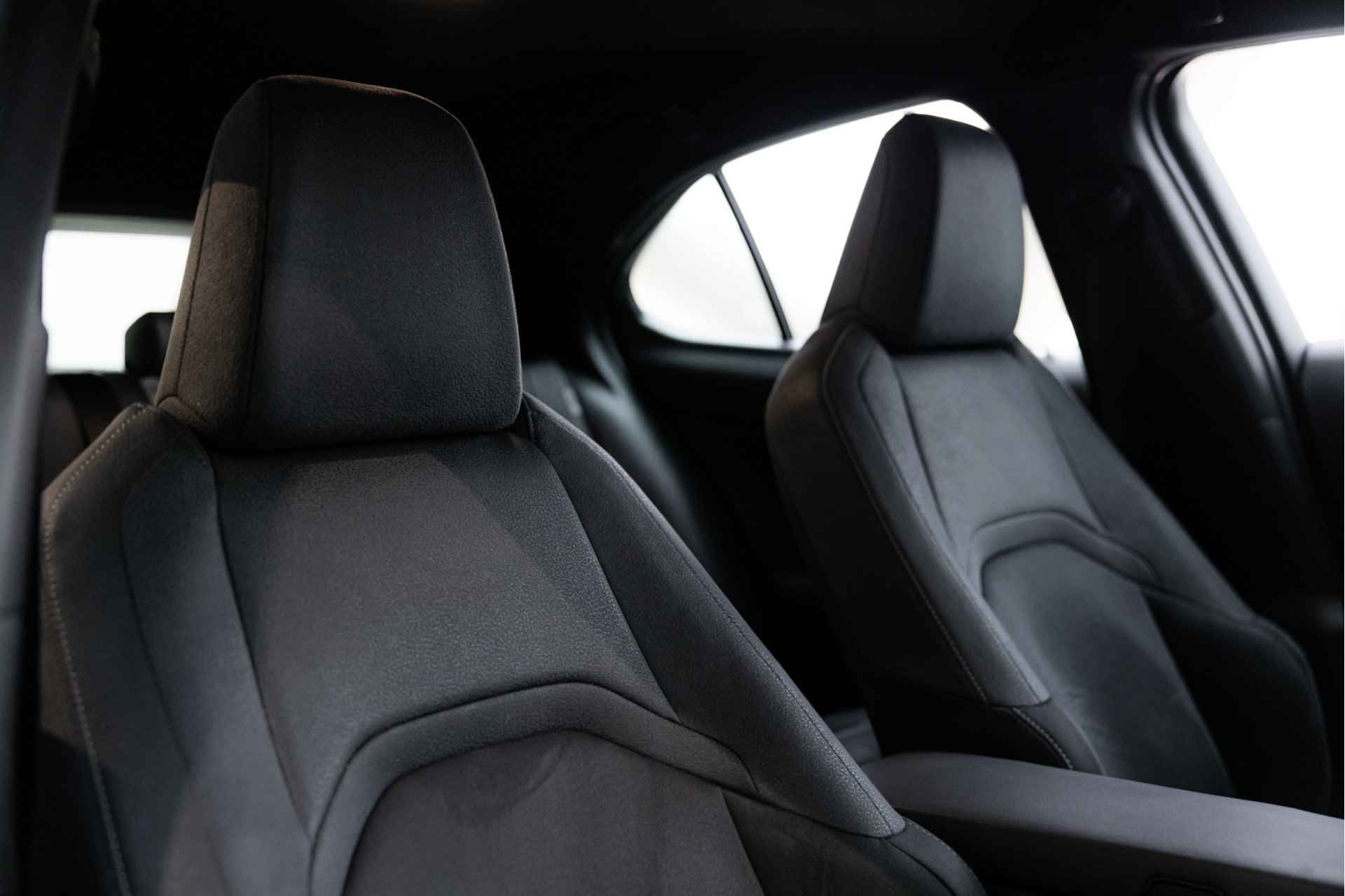 Lexus UX 300e Business 54 kWh | Carplay | Elektrische Stoelen | - 41/57