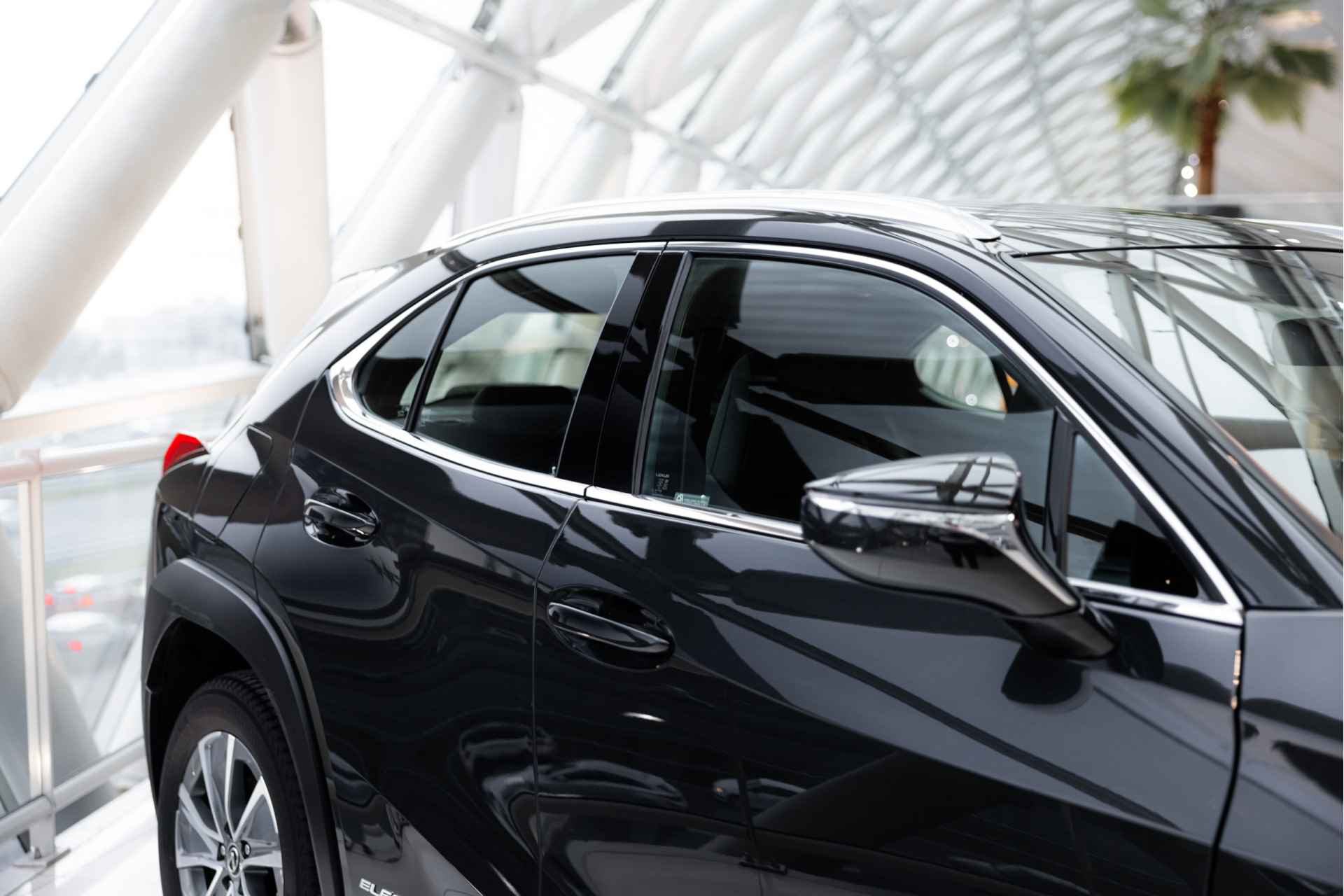 Lexus UX 300e Business 54 kWh | Carplay | Elektrische Stoelen | - 44/57