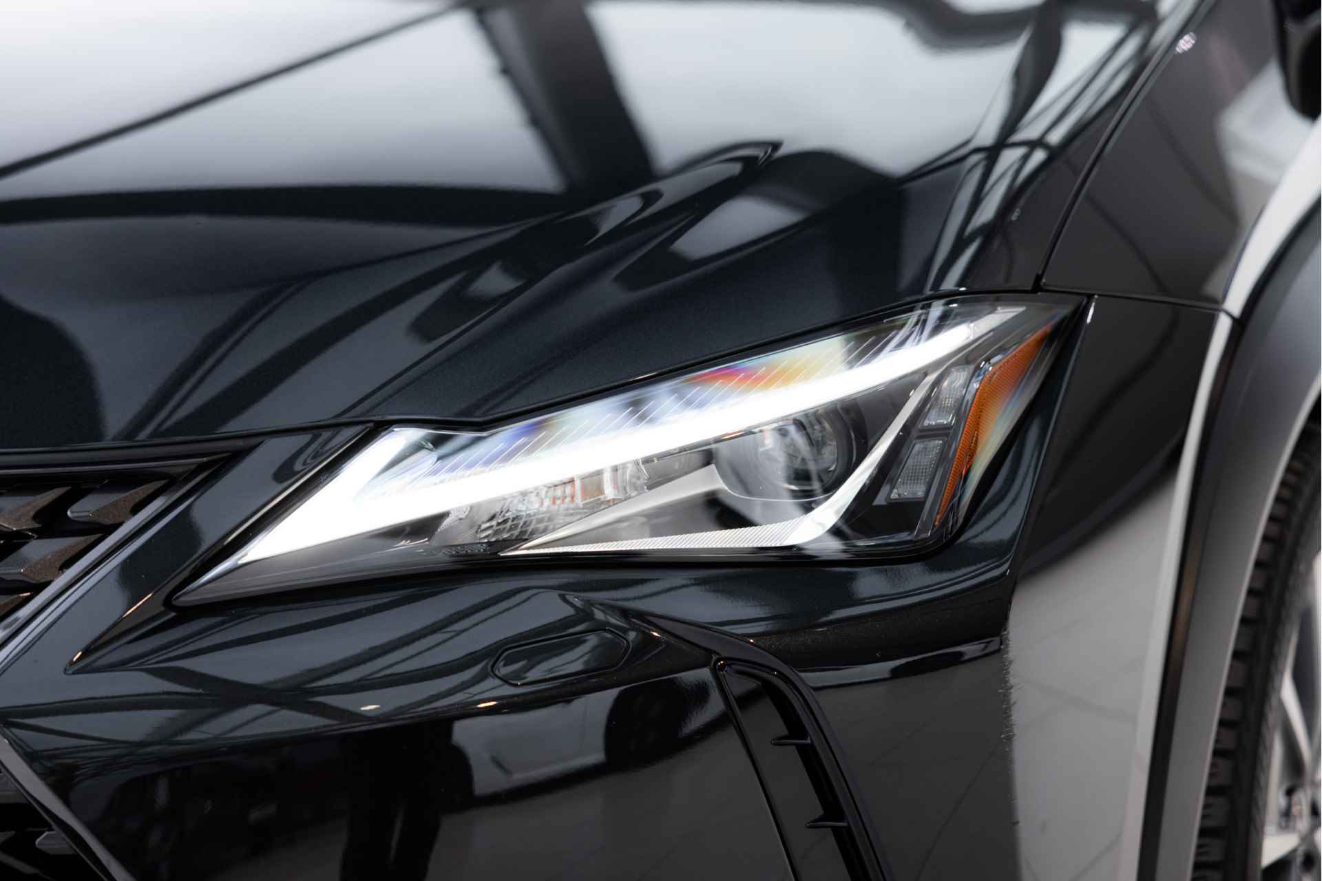 Lexus UX 300e Business 54 kWh | Carplay | Elektrische Stoelen | - 47/57