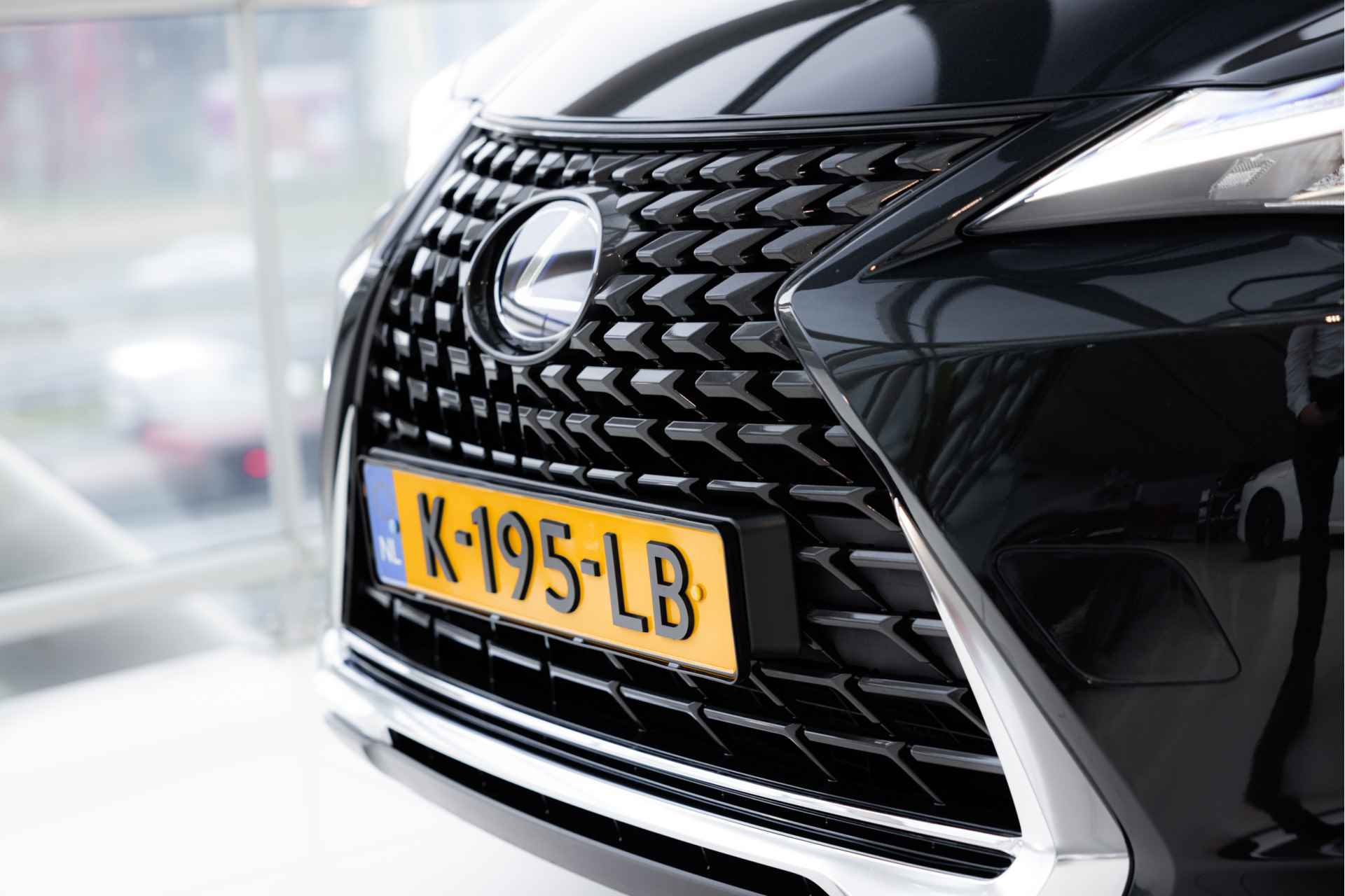 Lexus UX 300e Business 54 kWh | Carplay | Elektrische Stoelen | - 48/57