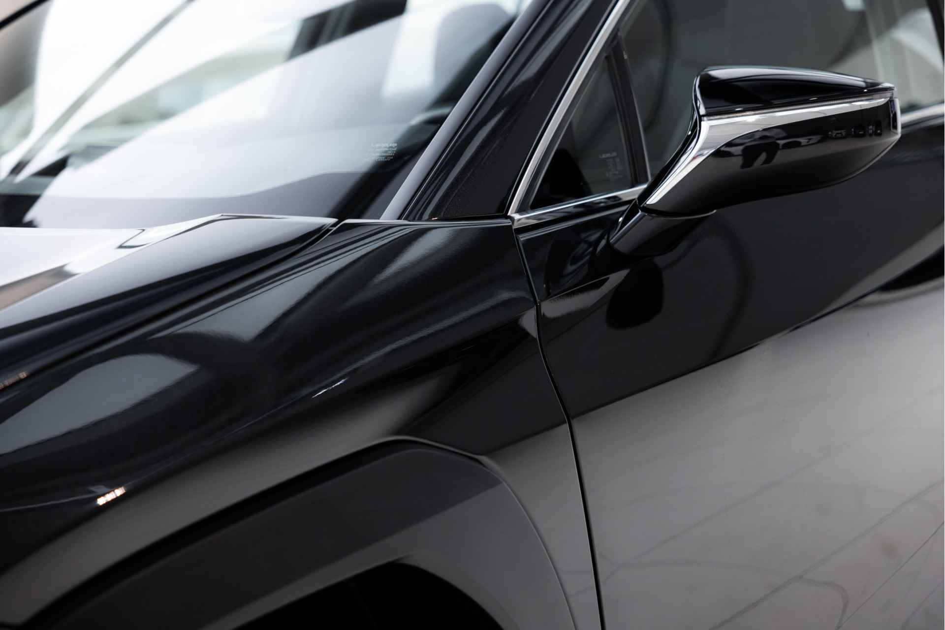 Lexus UX 300e Business 54 kWh | Carplay | Elektrische Stoelen | - 49/57