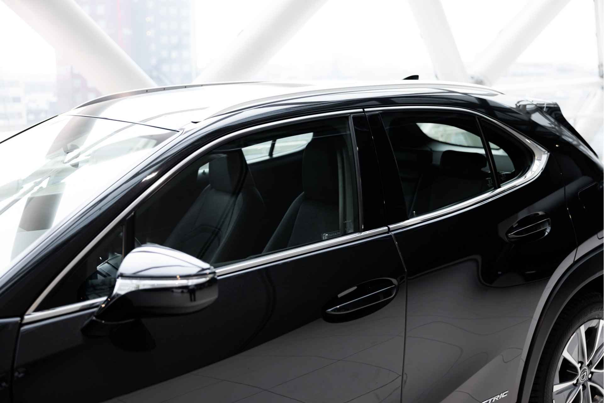 Lexus UX 300e Business 54 kWh | Carplay | Elektrische Stoelen | - 52/57