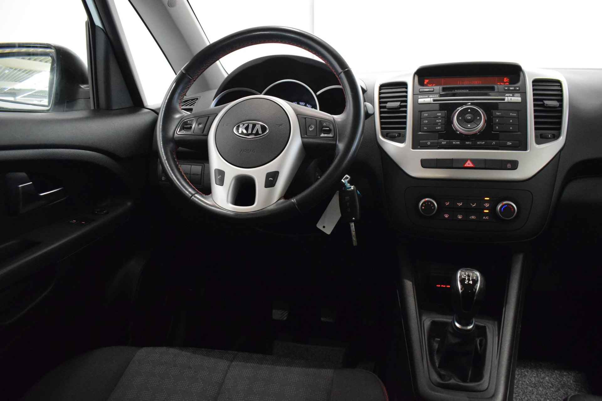 Kia Venga 1.4 CVVT ComfortLine | Airco | USB-aansluiting voor | Elektrische ramen voor | Elektrische zijspiegels | Bluetooth | Armsteun | - 24/43