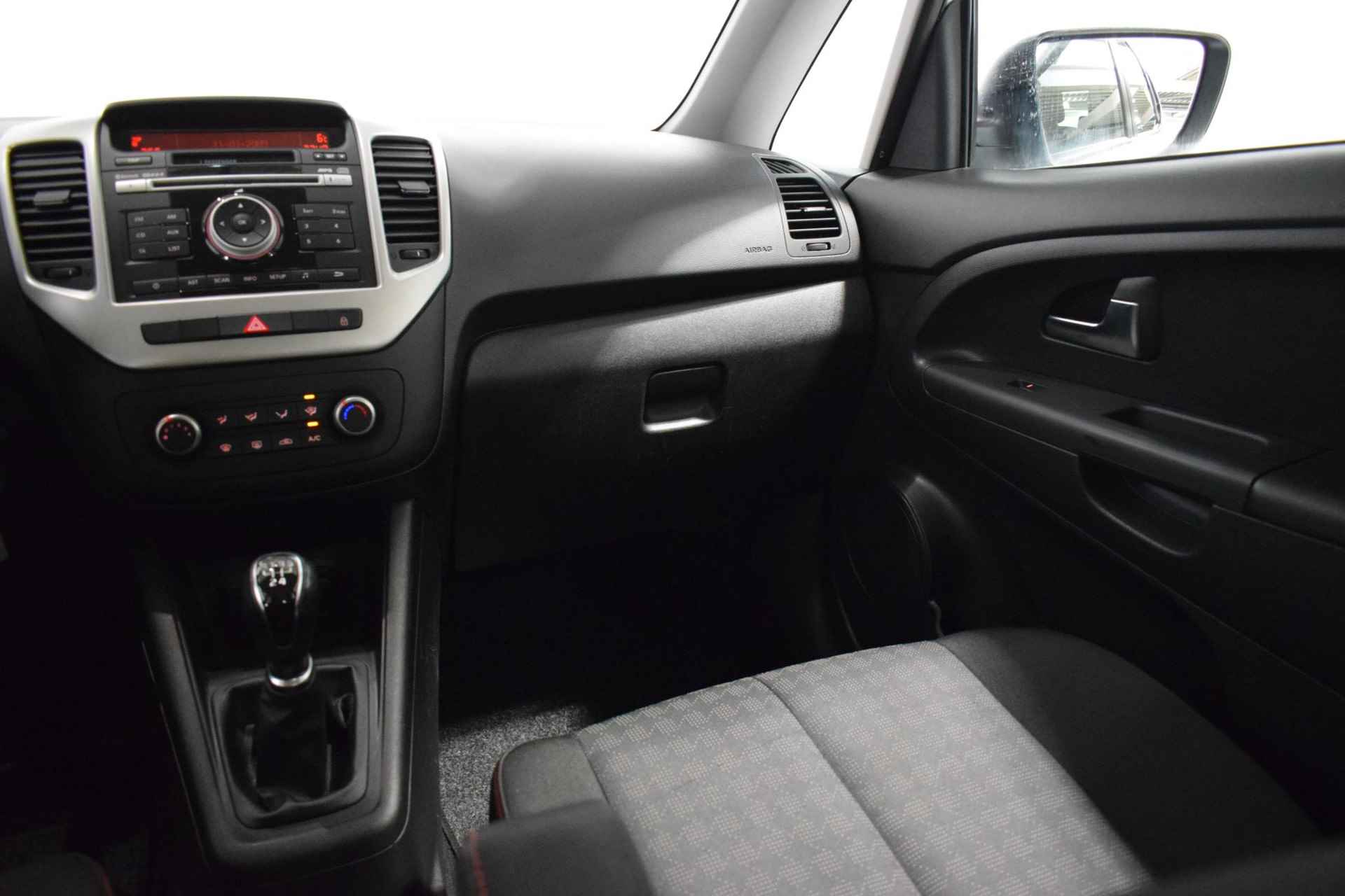 Kia Venga 1.4 CVVT ComfortLine | Airco | USB-aansluiting voor | Elektrische ramen voor | Elektrische zijspiegels | Bluetooth | Armsteun | - 25/43