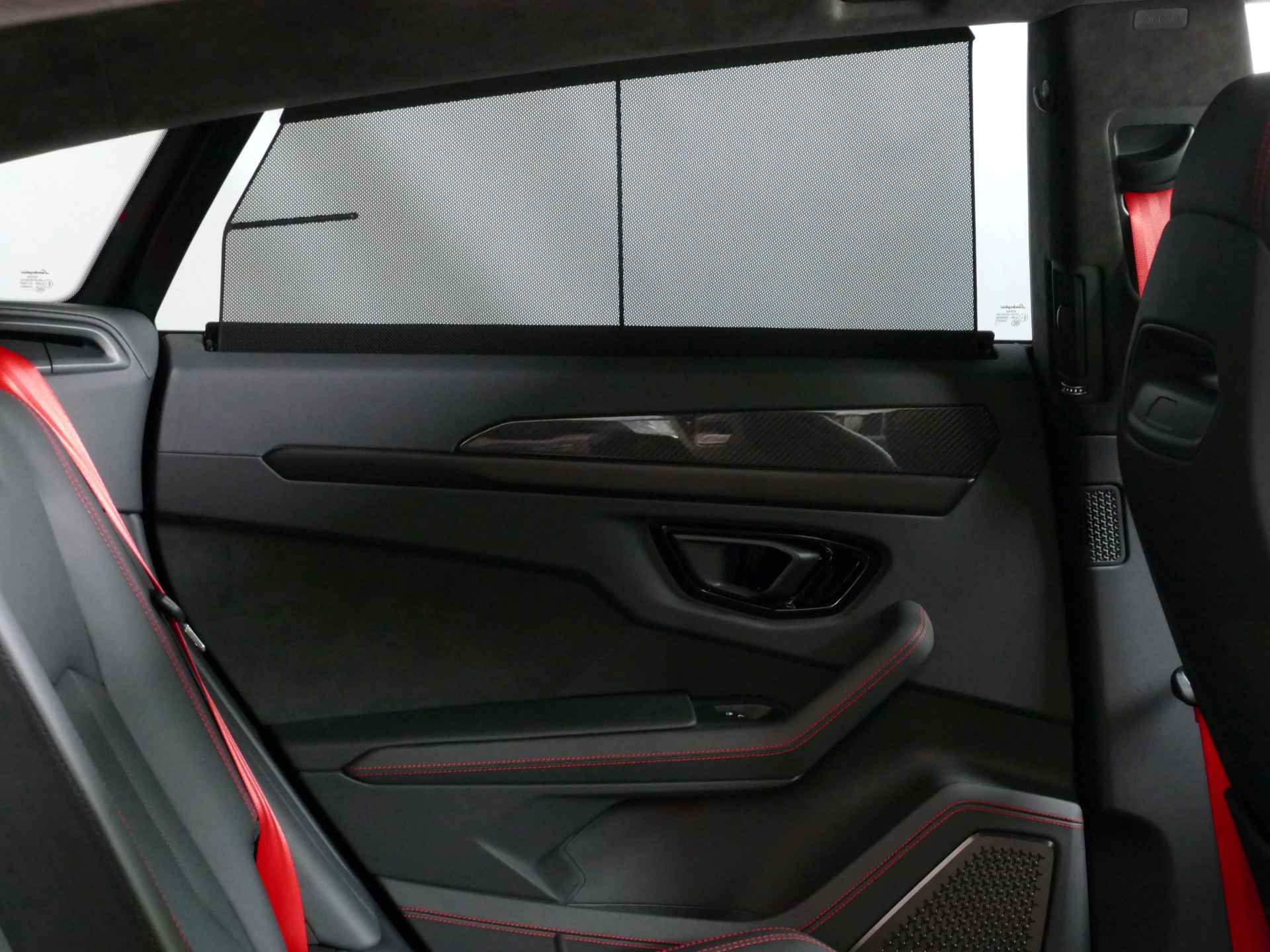 Lamborghini Urus 4.0 V8 S 666 PK B&O CARBON PACK PANO 23'' KERAMISCH PPF MASSAGE STOELVENTILATIE STOEL/STUUR VERW BLACK PACK CARBON MOTORKAP - 60/111