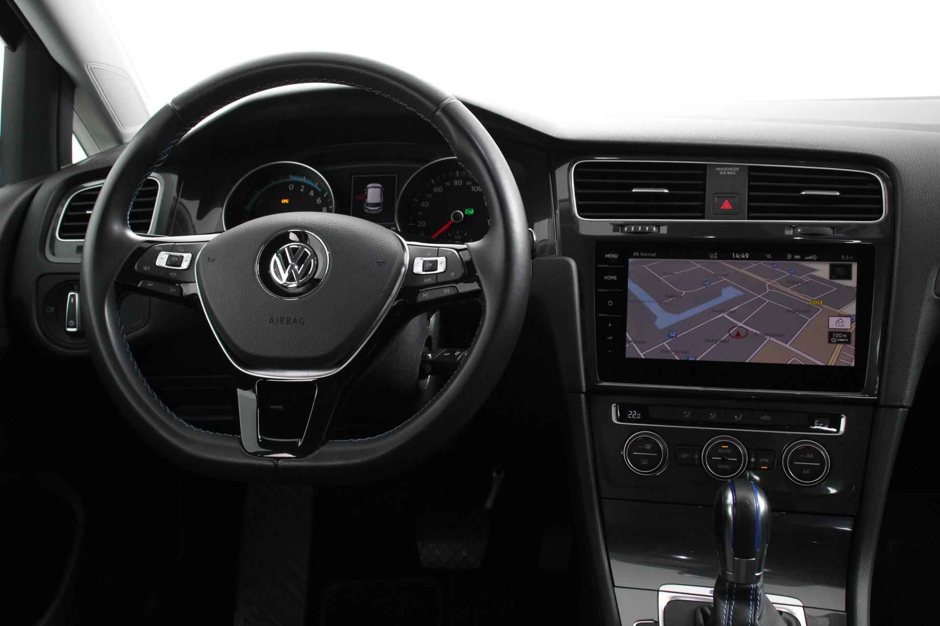 Volkswagen e-Golf € 2000,- subsidie voor particulier mogelijk! | Navigatie | Climate Control | Cruise Control | Lichtmetalen velgen 17" | Parkeer Sensoren V+A | - 11/34