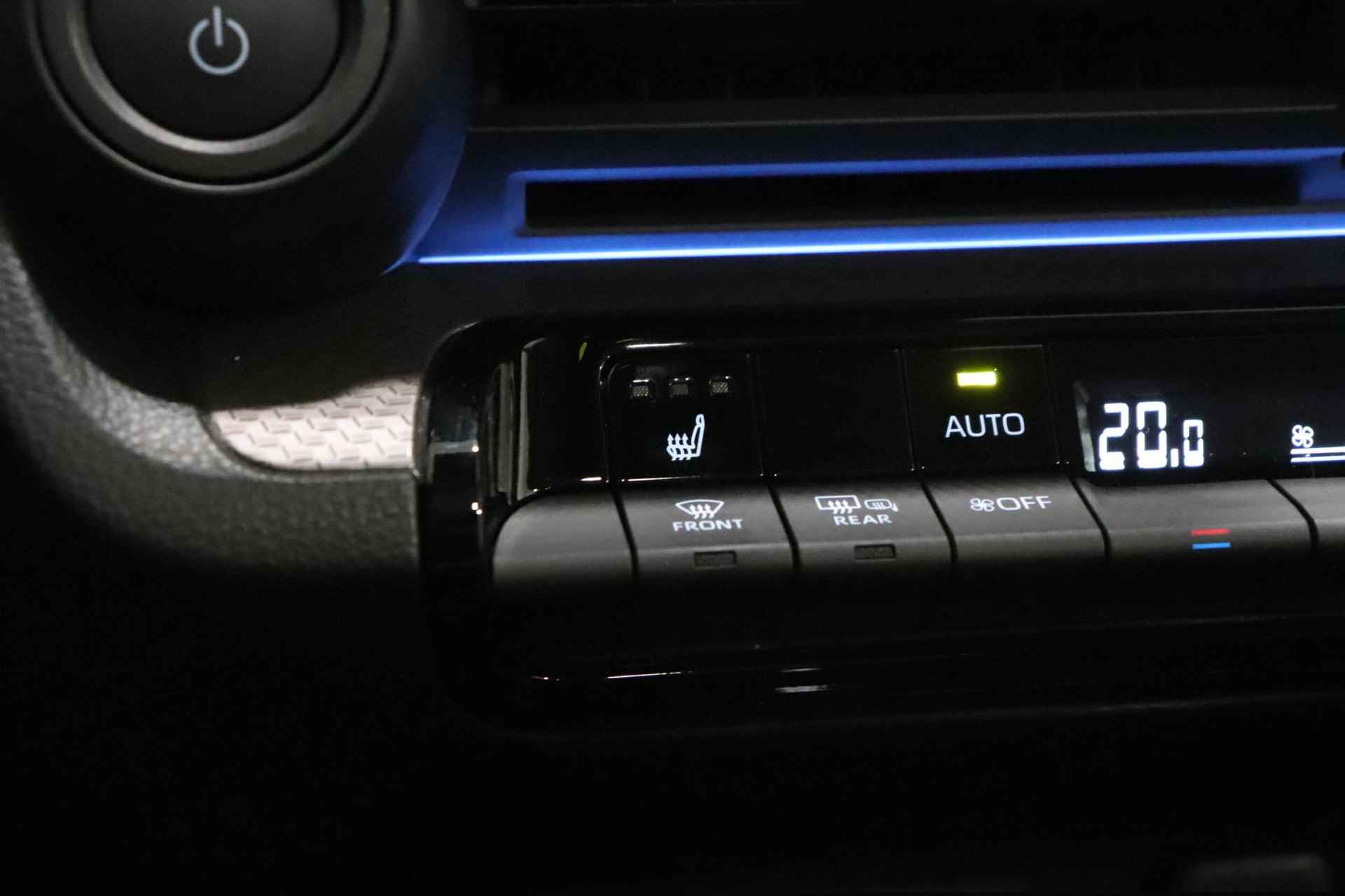 Toyota Prius 2.0 Plug-in Executive, Stuur, Stoel en Voorruit Verwarming, BSM, Sensoren, Elektrische achterklep, 19" inch lichtmetalen velgen! - 10/52