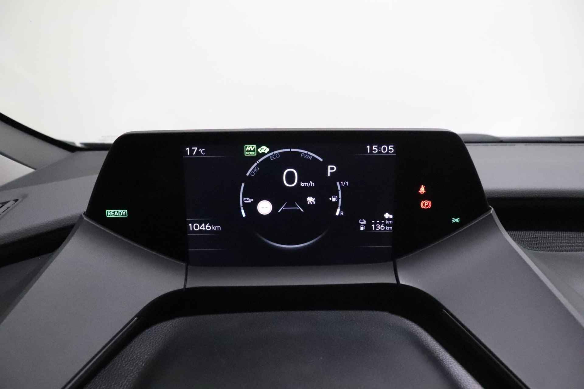 Toyota Prius 2.0 Plug-in Executive, Stuur, Stoel en Voorruit Verwarming, BSM, Sensoren, Elektrische achterklep, 19" inch lichtmetalen velgen! - 23/52