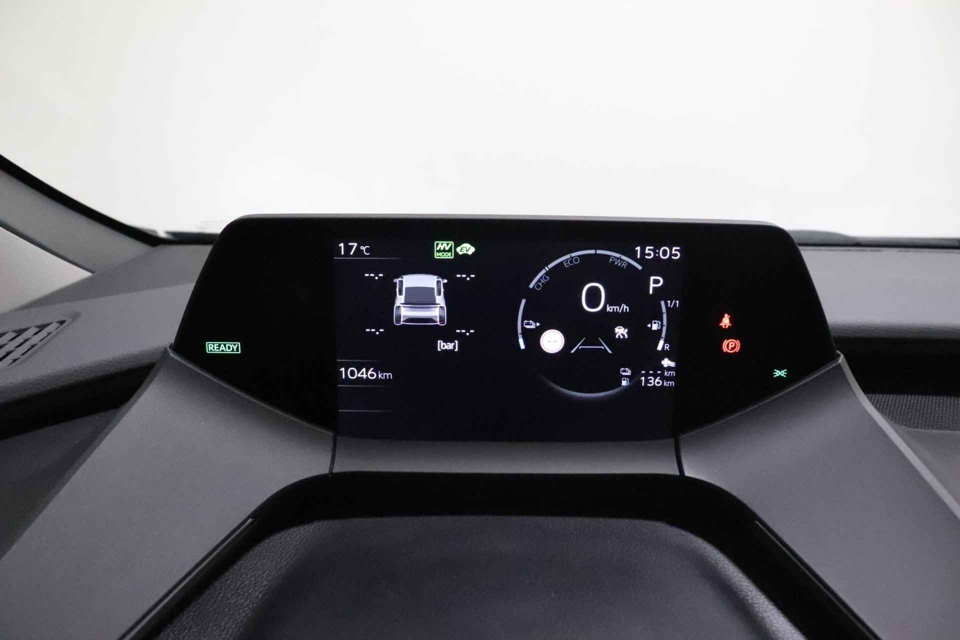 Toyota Prius 2.0 Plug-in Executive, Stuur, Stoel en Voorruit Verwarming, BSM, Sensoren, Elektrische achterklep, 19" inch lichtmetalen velgen! - 26/52