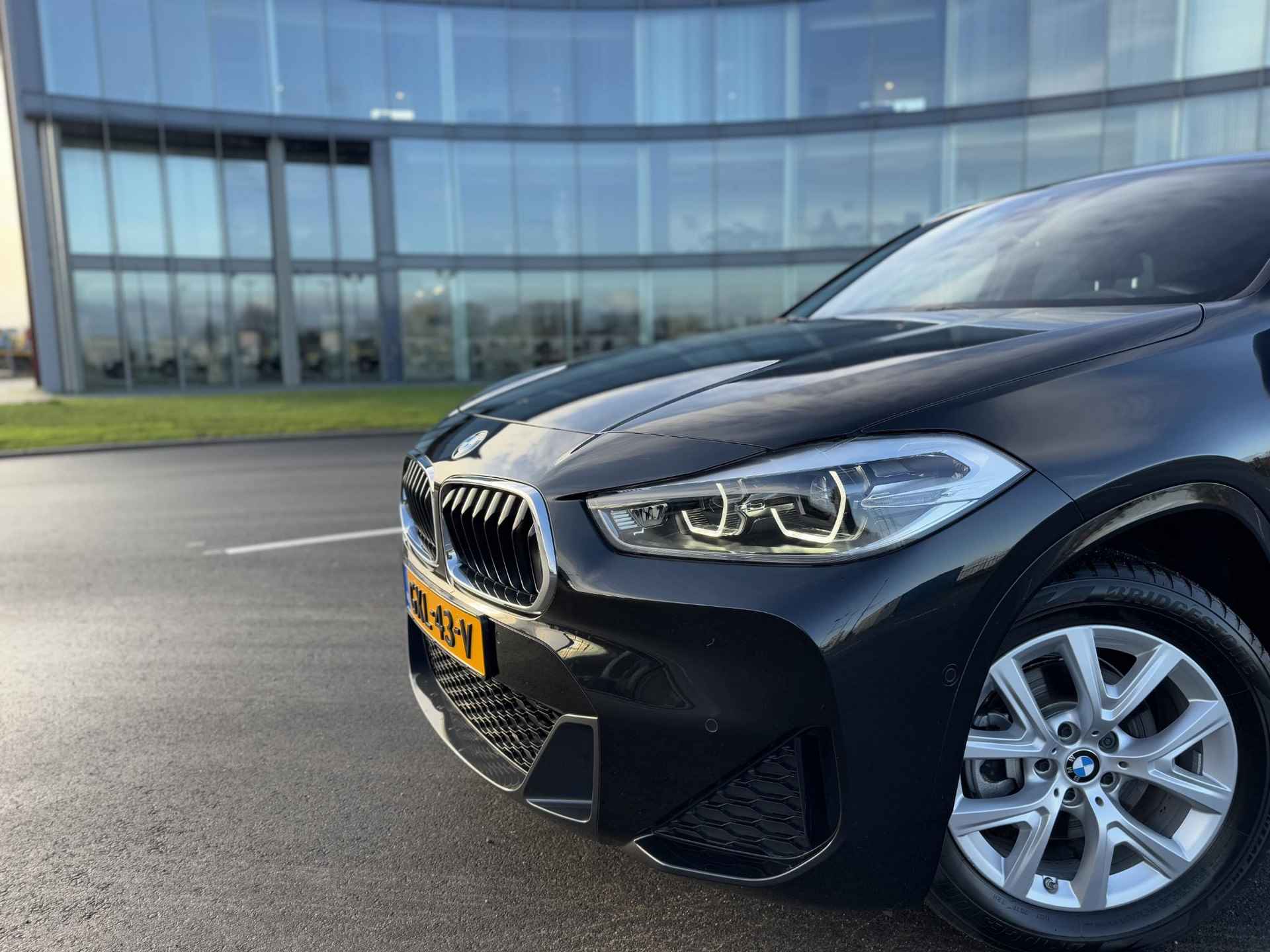 BMW X2 sDrive18i High Executive M-sport, panorama, leder, camera - 12/22