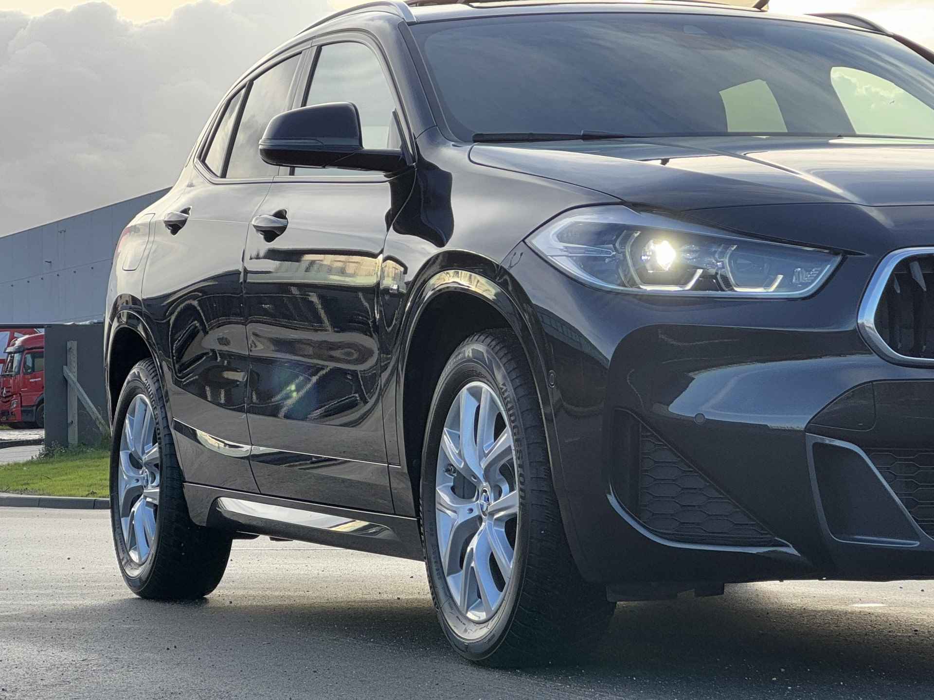 BMW X2 sDrive18i High Executive M-sport, panorama, leder, camera - 13/22