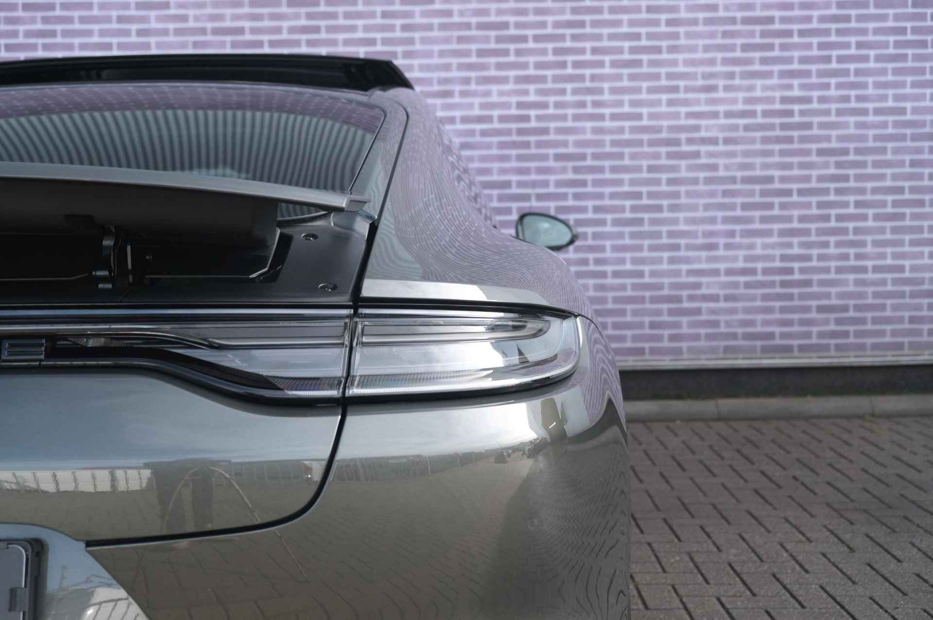 Porsche Panamera 2.9 4 E-Hybrid Platinum Edition | Fabrieksgarantie | Sport Chrono Pakket | Luchtvering | Soft Close |360 Camera | ACC | Apple Carplay/Android Auto | Porsche Entry & Drive - 10/53