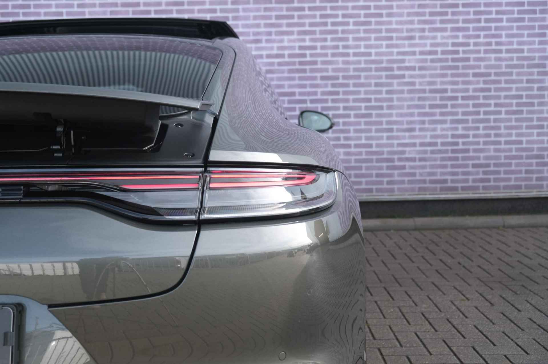 Porsche Panamera 2.9 4 E-Hybrid Platinum Edition | Fabrieksgarantie | Sport Chrono Pakket | Luchtvering | Soft Close |360 Camera | ACC | Apple Carplay/Android Auto | Porsche Entry & Drive - 32/53