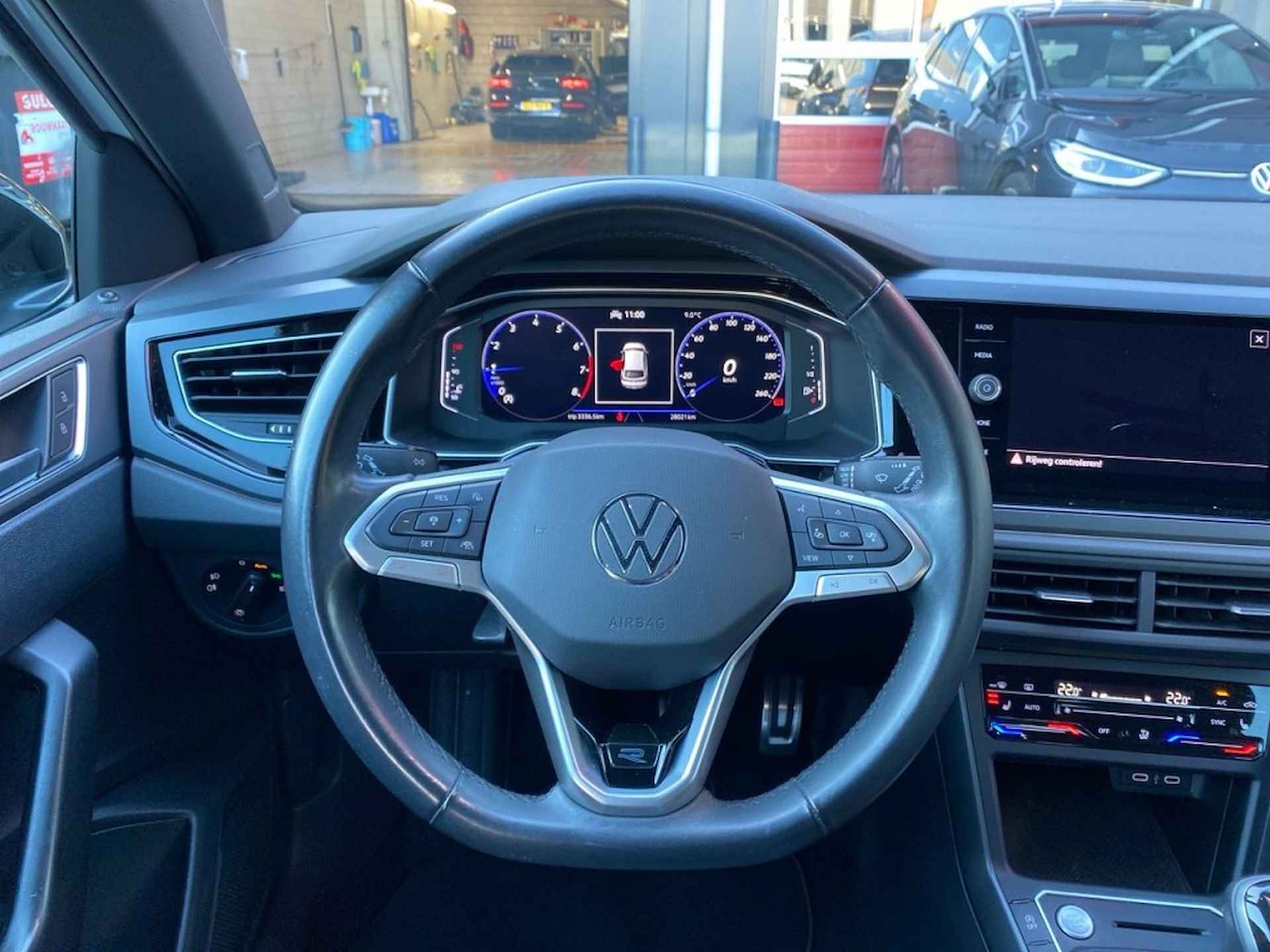 VOLKSWAGEN Taigo 1.0 TSI R-LINE BLACK-OPTIK TREKHAAK/CAMERA/ACC/CARPLAY/STOELVERW - 13/23