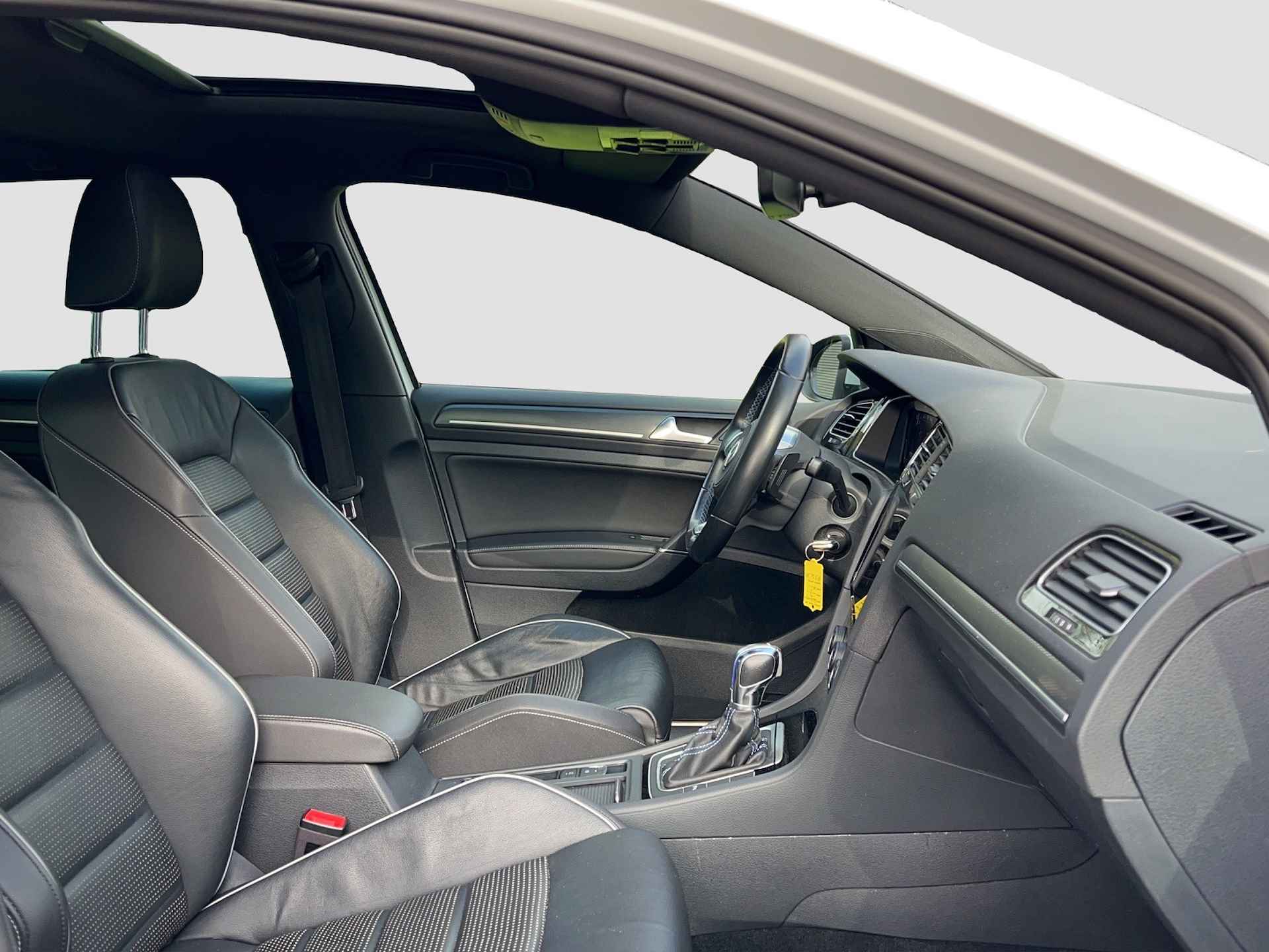 Volkswagen Golf 1.4 TSI PHEV GTE | volleder | panodak | virtual | camera | trekhaak | memory seat! - 6/36