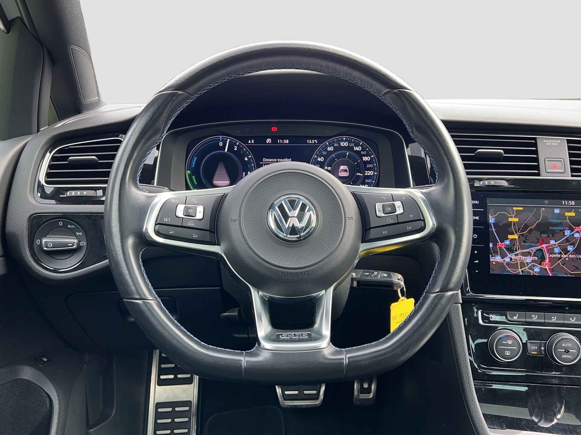 Volkswagen Golf 1.4 TSI PHEV GTE | volleder | panodak | virtual | camera | trekhaak | memory seat! - 14/36