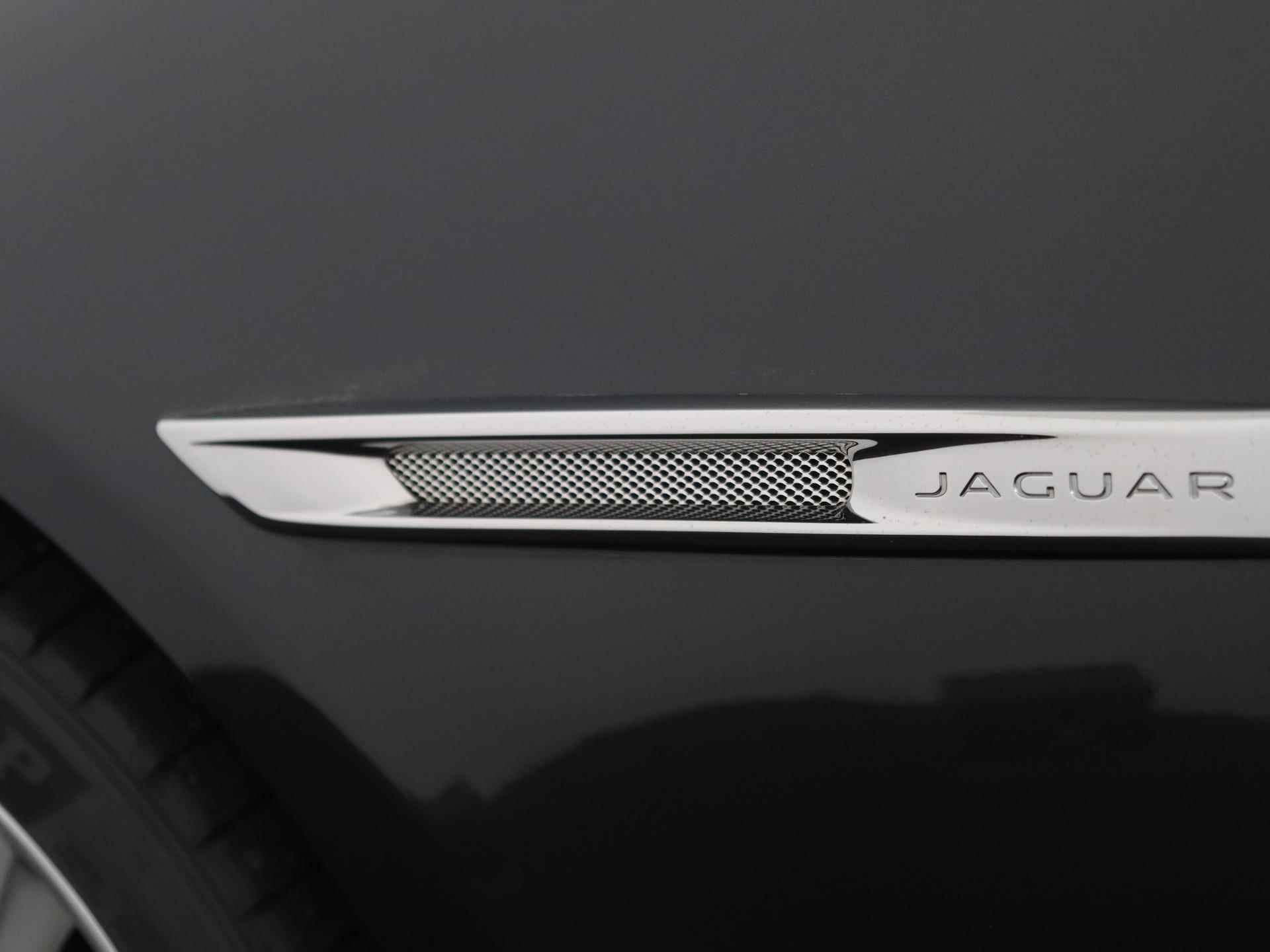 Jaguar XJ 2.0T 240PK Luxury | 20" | Keyless - 7/35
