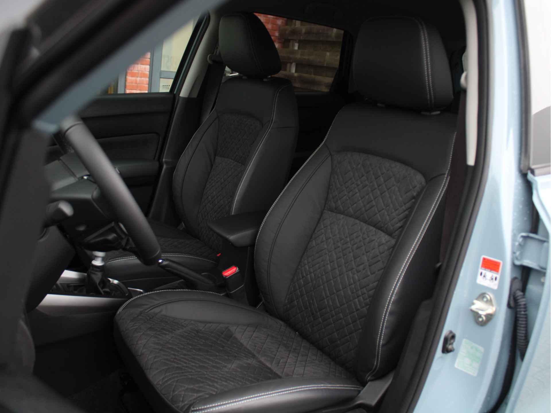 Suzuki Vitara 1.5 Hybrid Style Automaat Leder/Alcantara Bekleding. Adaptieve Cruise en Climate Control - 7/36