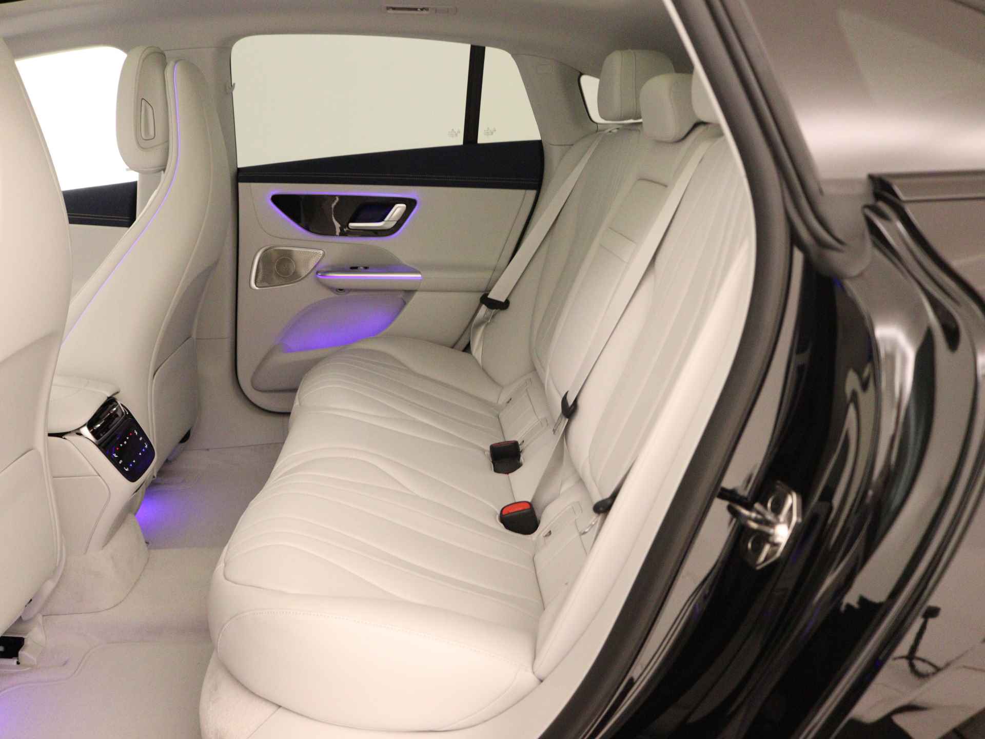 Mercedes-Benz EQE 350 AMG Line | Premium Plus Pack | Nightpakket | Luchtvering | ENERGIZING-pakket plus | Akoestisch comfortpakket | Rijassistentiepakket plus | Burmester® 3D-Surround sound system | - 16/38