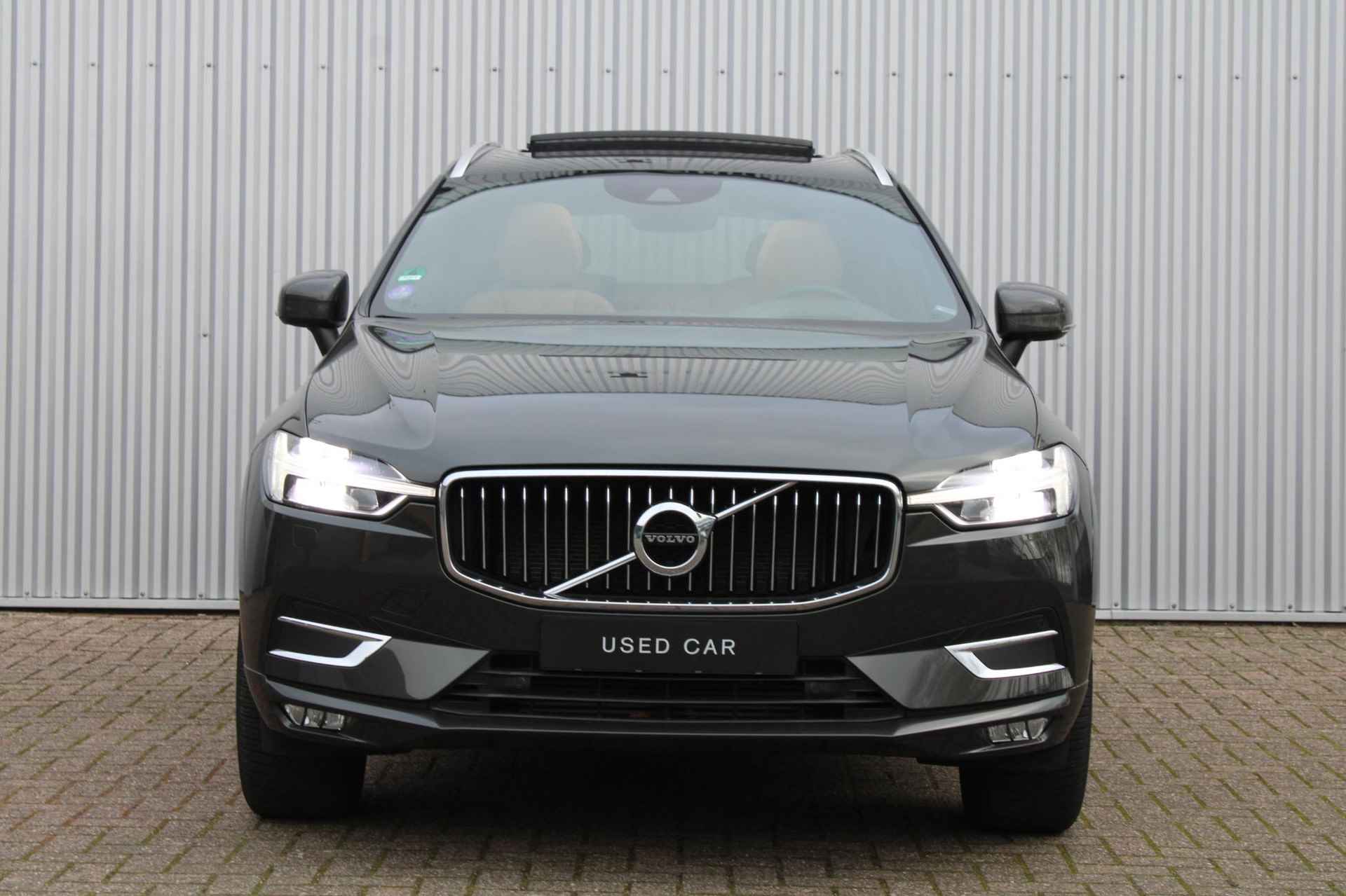 Volvo XC60 2.0 T5 Inscription, Panoramadak, Stoelventilatie + verwarming, Achteruitrijcamera, Trekhaak, Head-Up display, BLIS, Adaptieve Cruise Control, Voorstoelen met geheugenfunctie, Apple Carplay/Android Auto, - 2/30