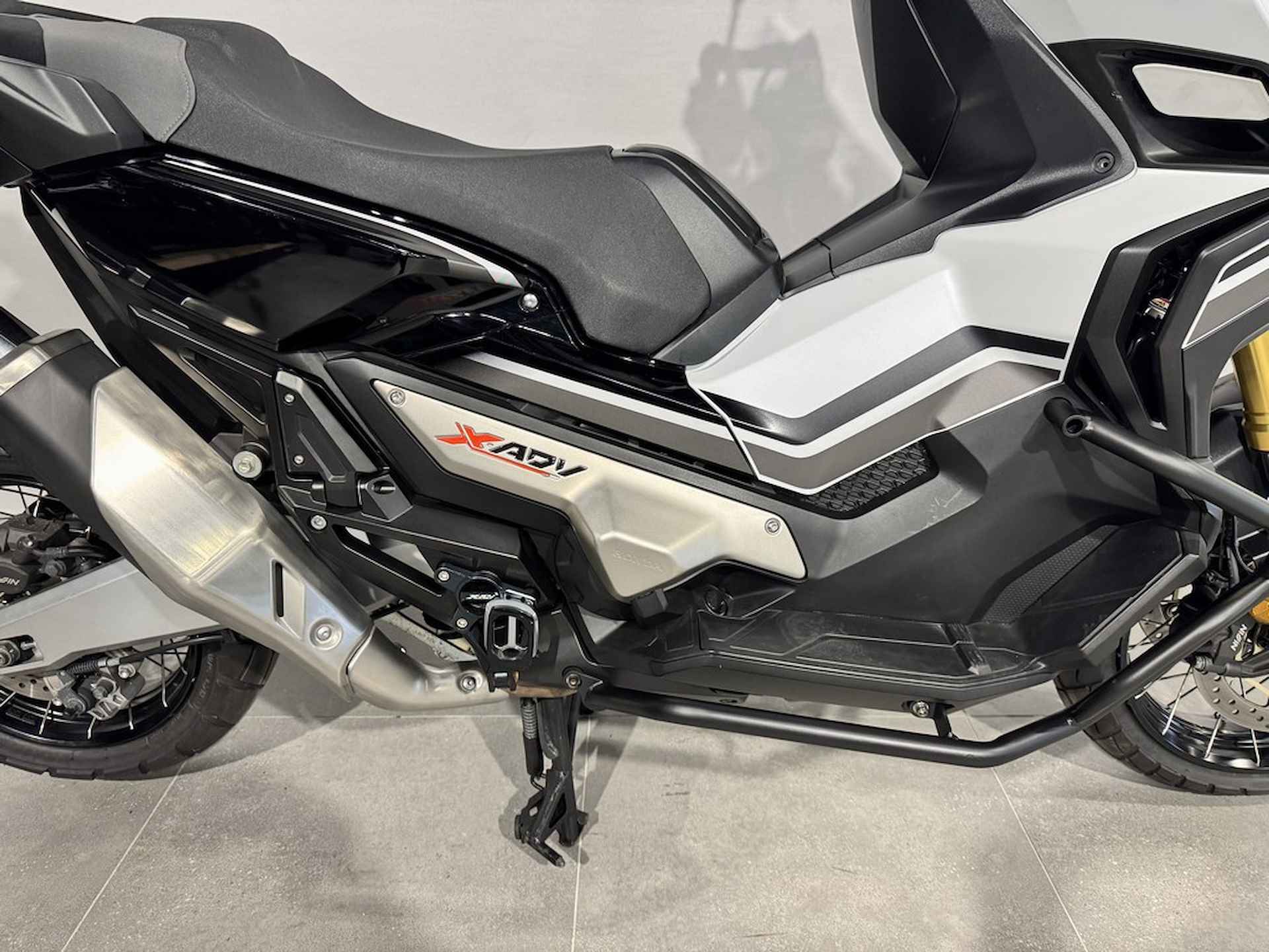 Honda X-ADV 750 - 4/9