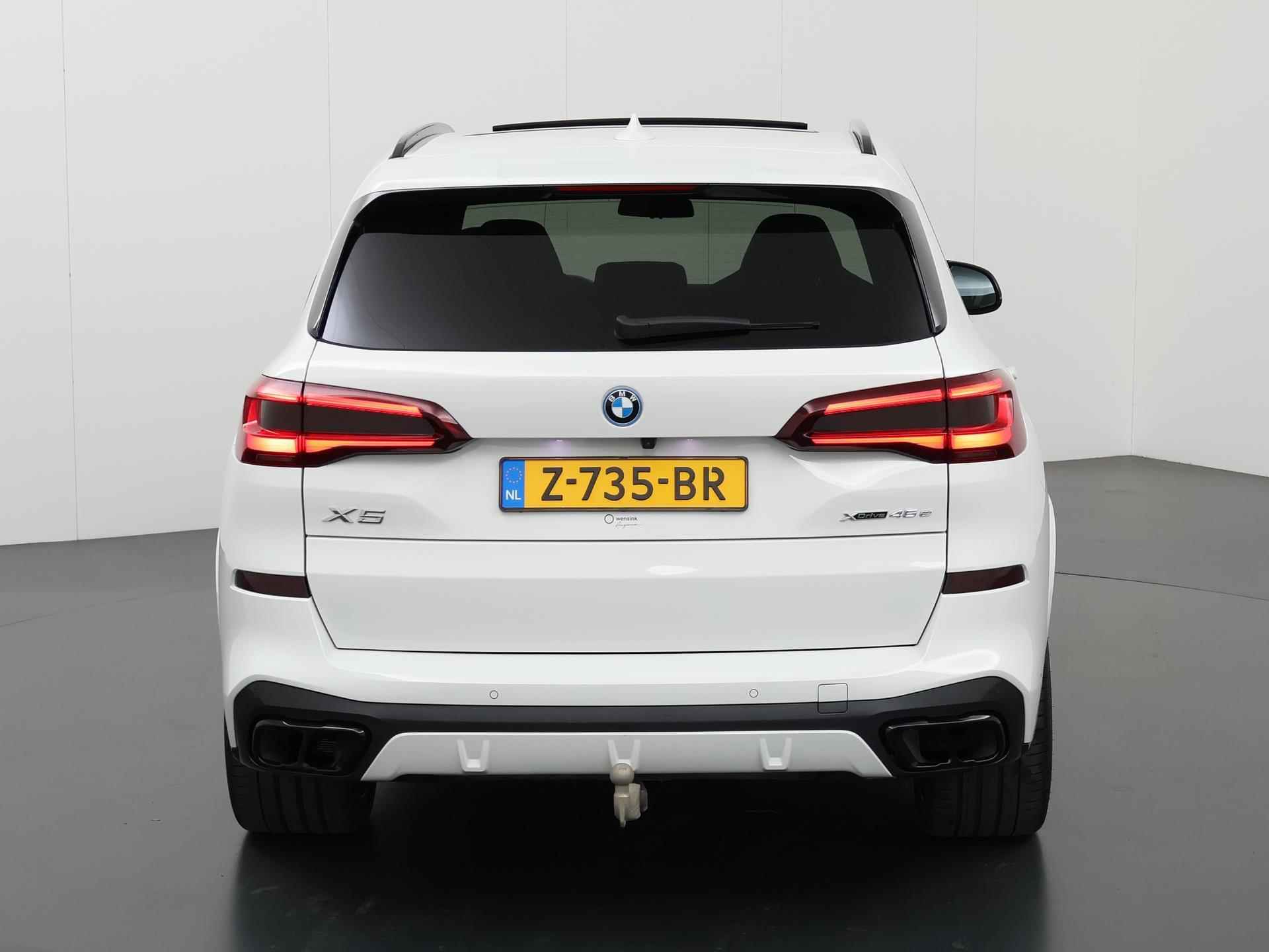 BMW X5 xDrive45e High Executive M-Sport | Sky Lounge Panormadak | Trekhaak | Laser Licht | Luchtvering | Stoel&Stuurverwarming | Navigatie | Parkeercamera 360° | Rijassistent-Systeem | Shadowline | 22" Lichtmetaal | - 5/63