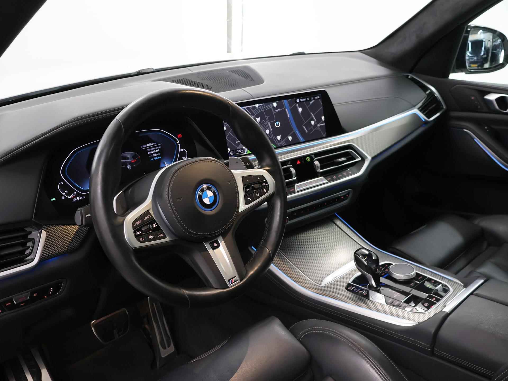 BMW X5 xDrive45e High Executive M-Sport | Sky Lounge Panormadak | Trekhaak | Laser Licht | Luchtvering | Stoel&Stuurverwarming | Navigatie | Parkeercamera 360° | Rijassistent-Systeem | Shadowline | 22" Lichtmetaal | - 8/63