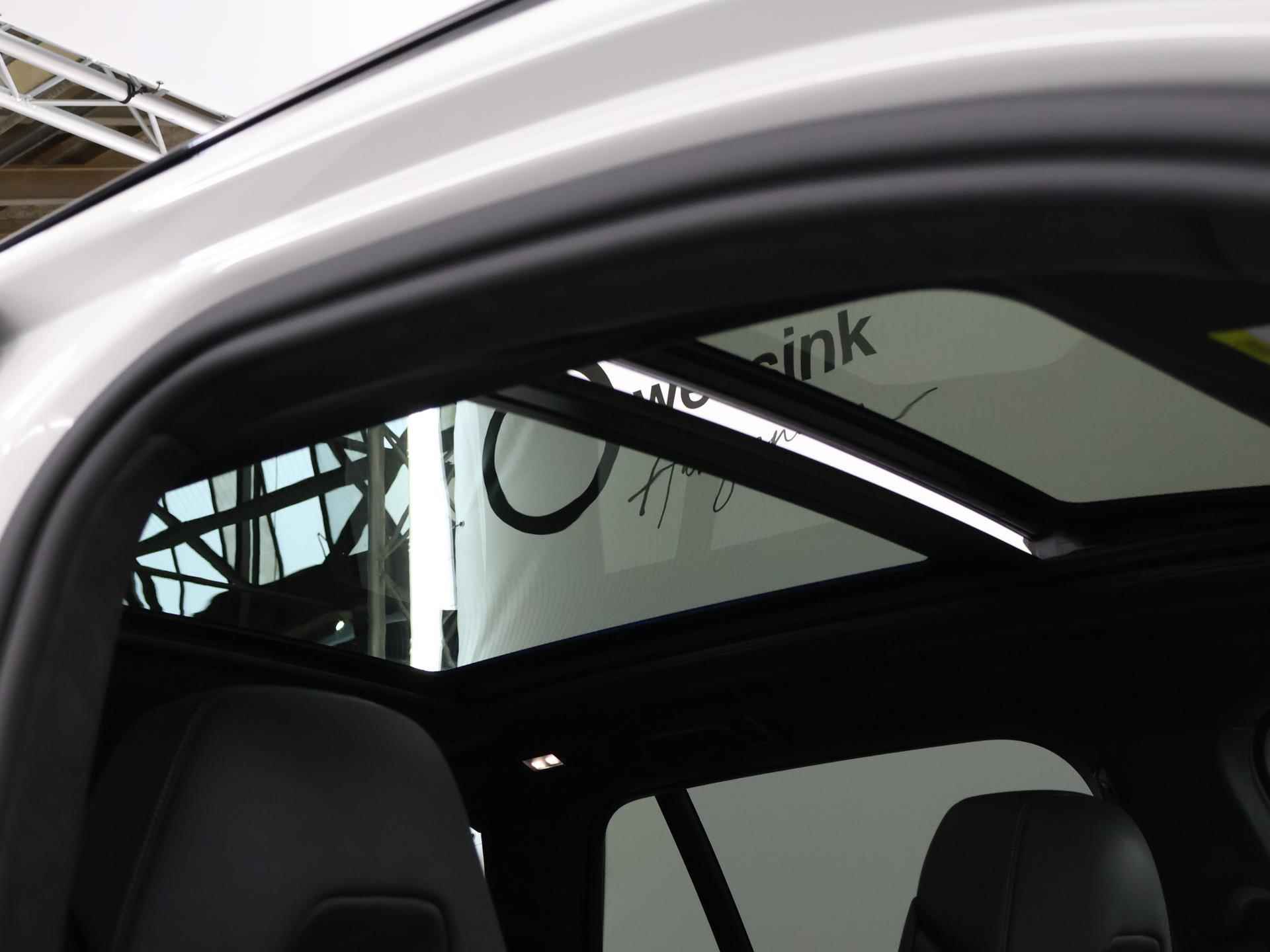 BMW X5 xDrive45e High Executive M-Sport | Sky Lounge Panormadak | Trekhaak | Laser Licht | Luchtvering | Stoel&Stuurverwarming | Navigatie | Parkeercamera 360° | Rijassistent-Systeem | Shadowline | 22" Lichtmetaal | - 35/63