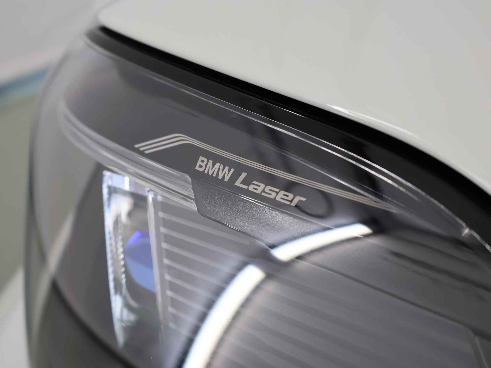 BMW X5 xDrive45e High Executive M-Sport | Sky Lounge Panormadak | Trekhaak | Laser Licht | Luchtvering | Stoel&Stuurverwarming | Navigatie | Parkeercamera 360° | Rijassistent-Systeem | Shadowline | 22" Lichtmetaal | - 58/63