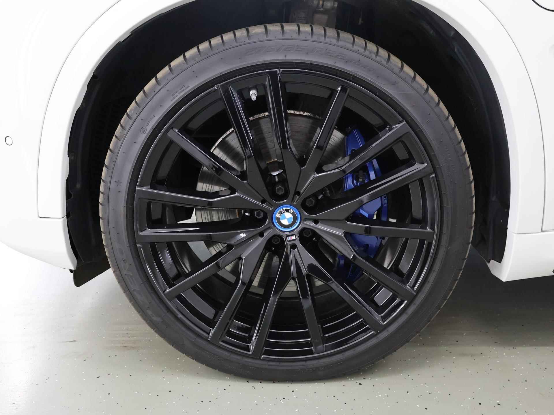 BMW X5 xDrive45e High Executive M-Sport | Sky Lounge Panormadak | Trekhaak | Laser Licht | Luchtvering | Stoel&Stuurverwarming | Navigatie | Parkeercamera 360° | Rijassistent-Systeem | Shadowline | 22" Lichtmetaal | - 59/63