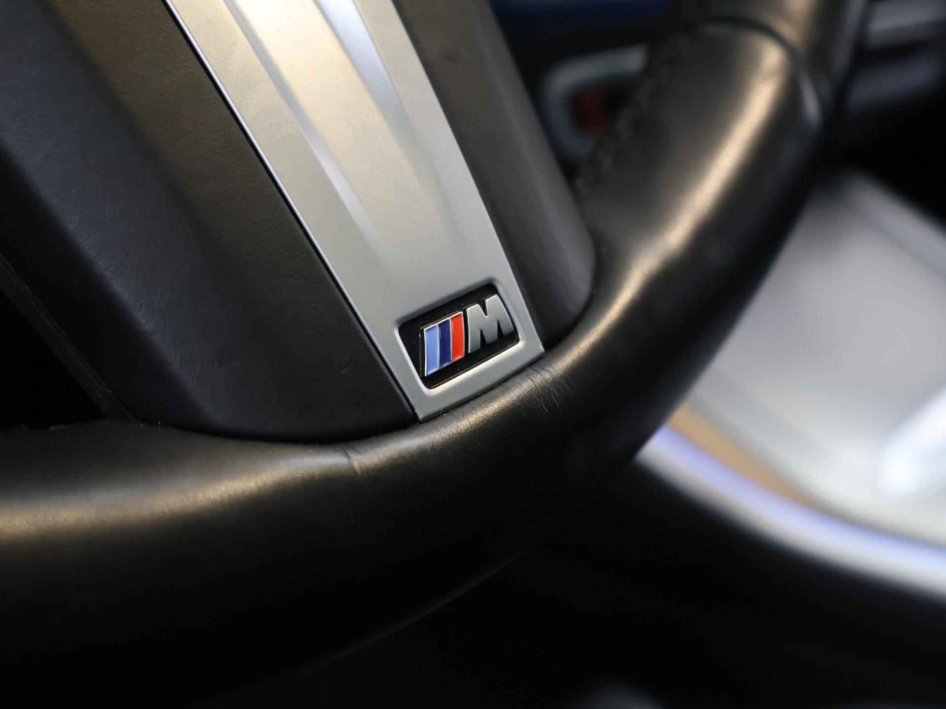 BMW X5 xDrive45e High Executive M-Sport | Sky Lounge Panormadak | Trekhaak | Laser Licht | Luchtvering | Stoel&Stuurverwarming | Navigatie | Parkeercamera 360° | Rijassistent-Systeem | Shadowline | 22" Lichtmetaal | - 62/63